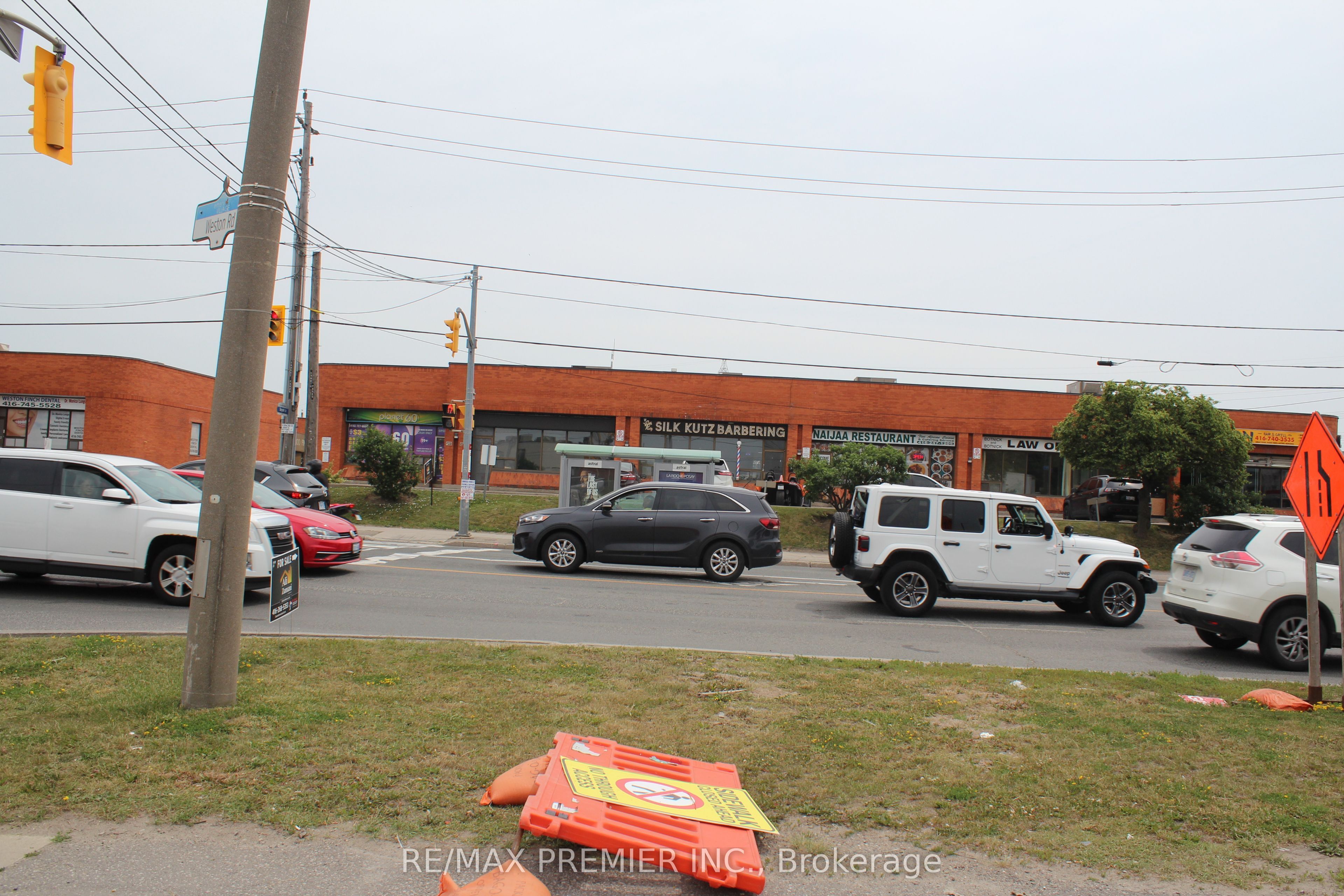 2300 Finch Avenue W 58-59 Property Photo 5