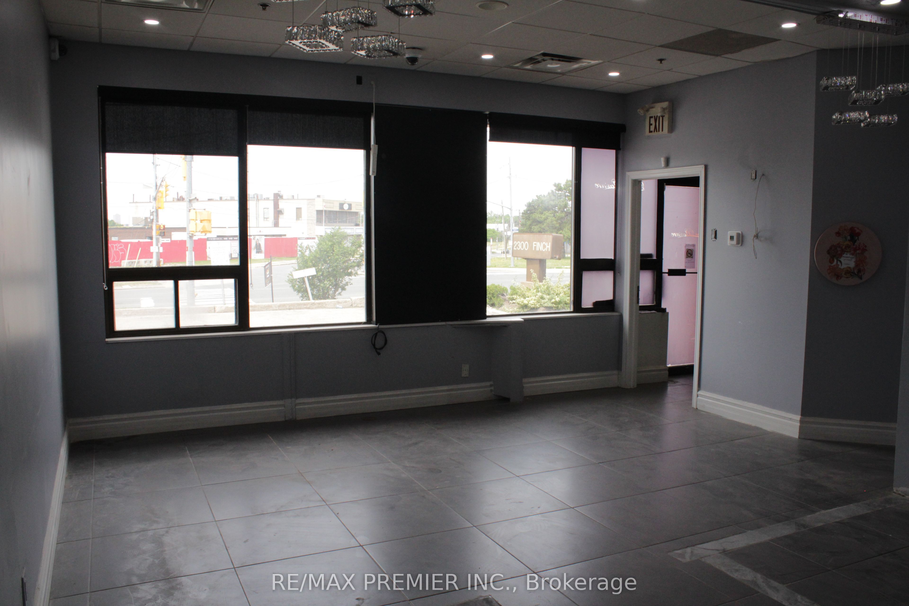 2300 Finch Avenue W 58-59 Property Photo 8