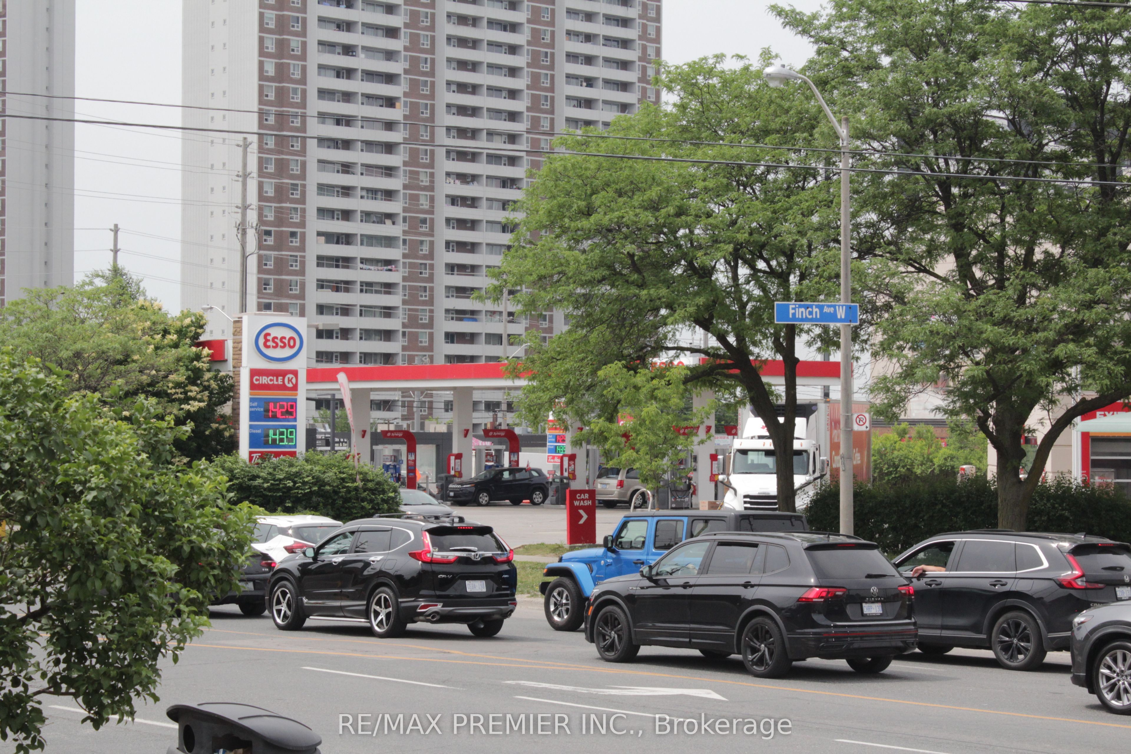 2300 Finch Avenue W 58-59 Property Photo 13