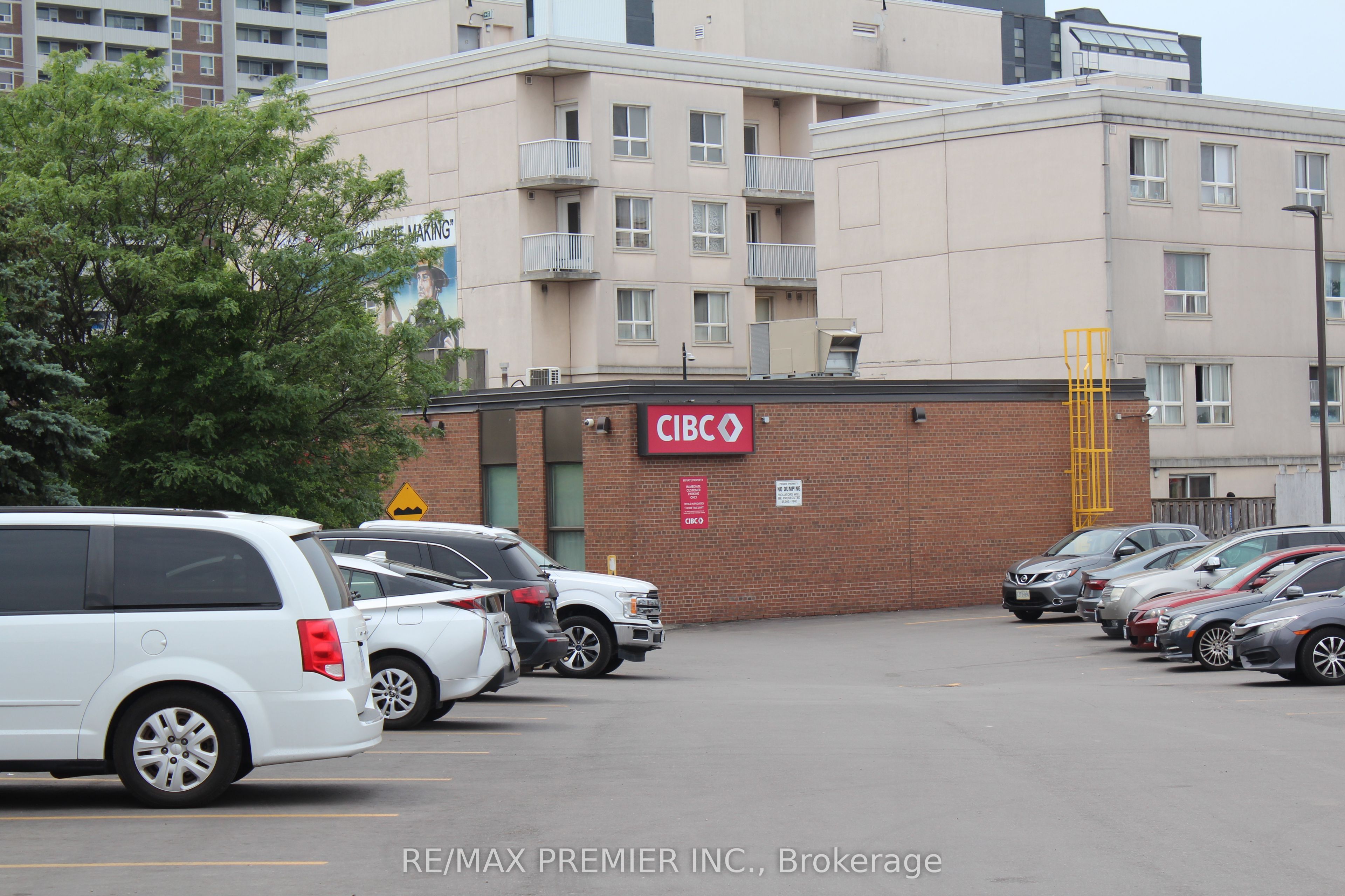 2300 Finch Avenue W 58-59 Property Photo 14