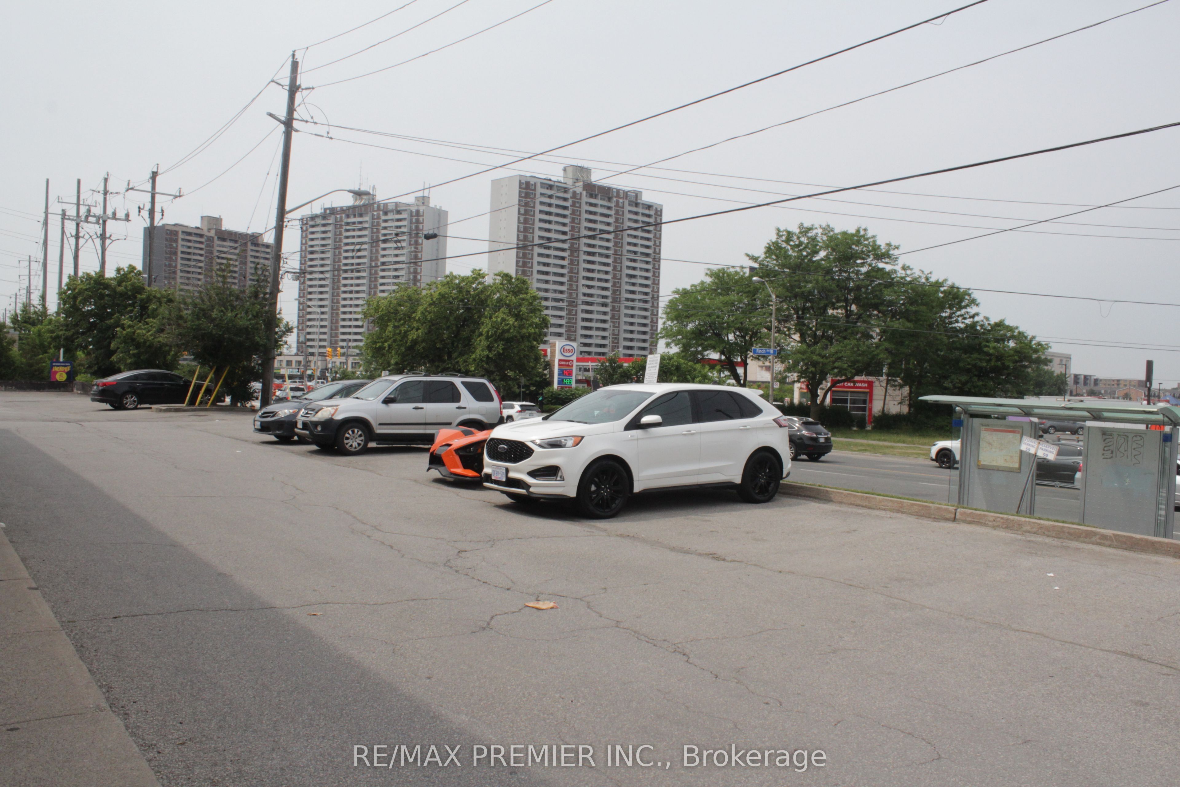 2300 Finch Avenue W 58-59 Property Photo 15