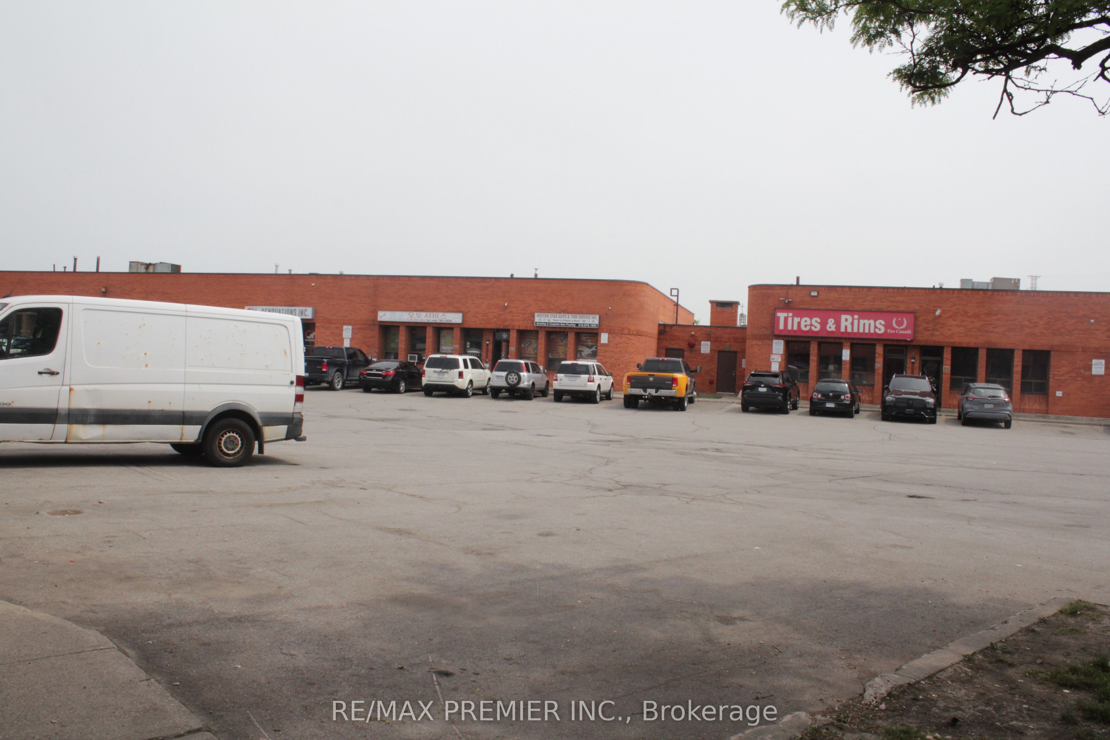 2300 Finch Avenue W 58-59 Property Photo 16