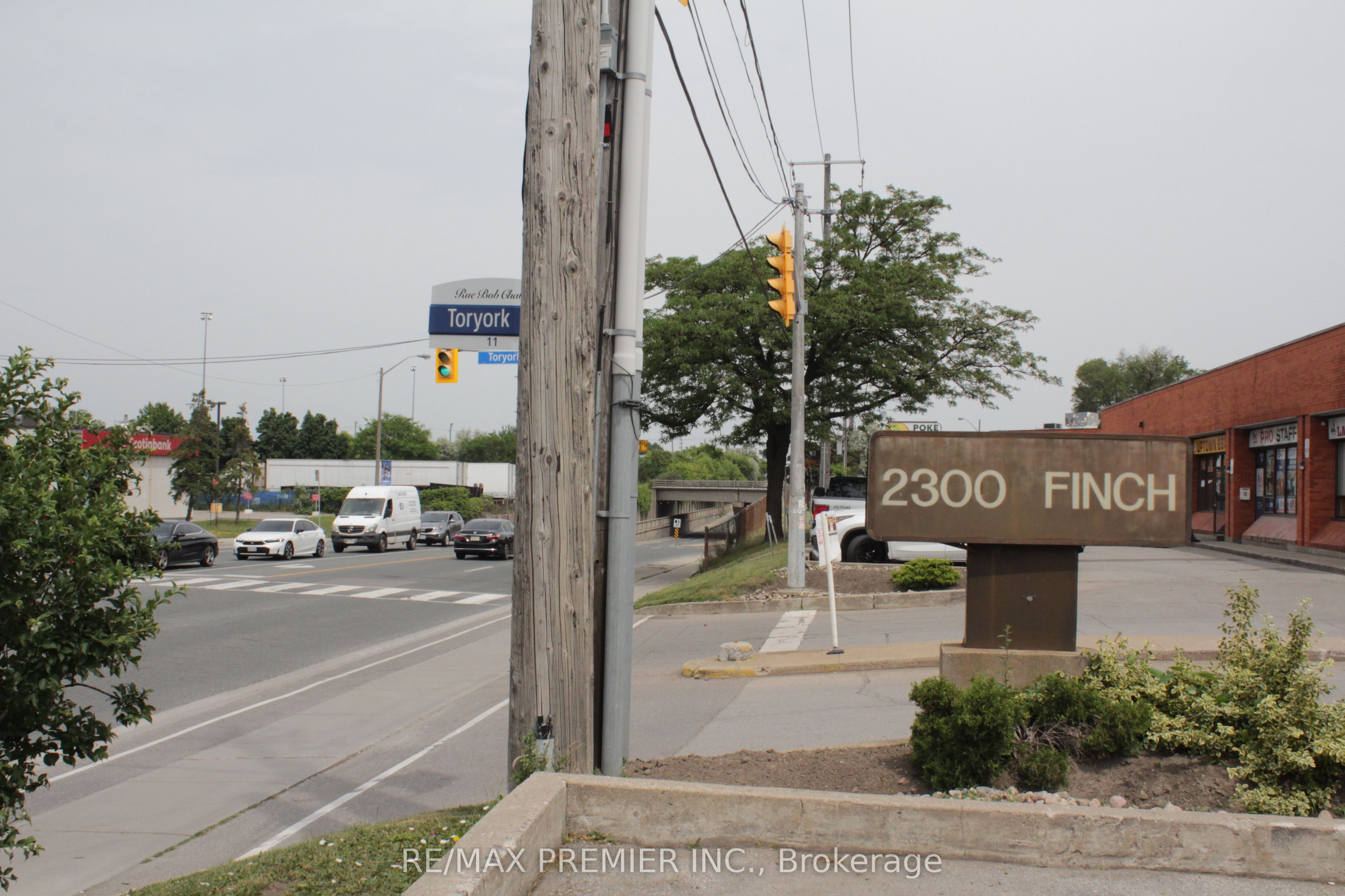 2300 Finch Avenue W 58-59 Property Photo 22