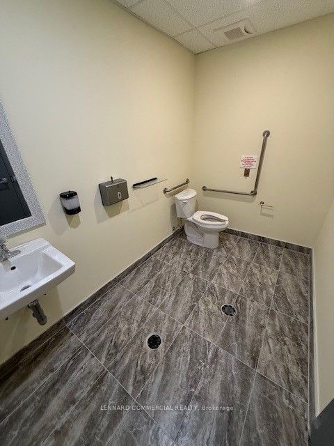 760 Laurentian Drive 7 Property Photo 6