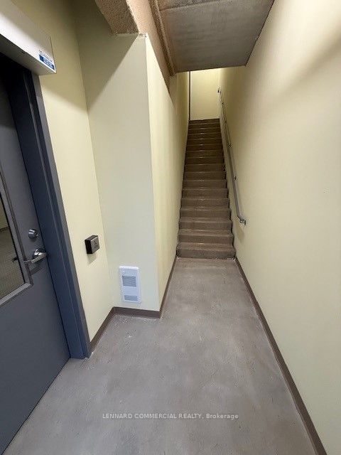 760 Laurentian Drive 7 Property Photo 8
