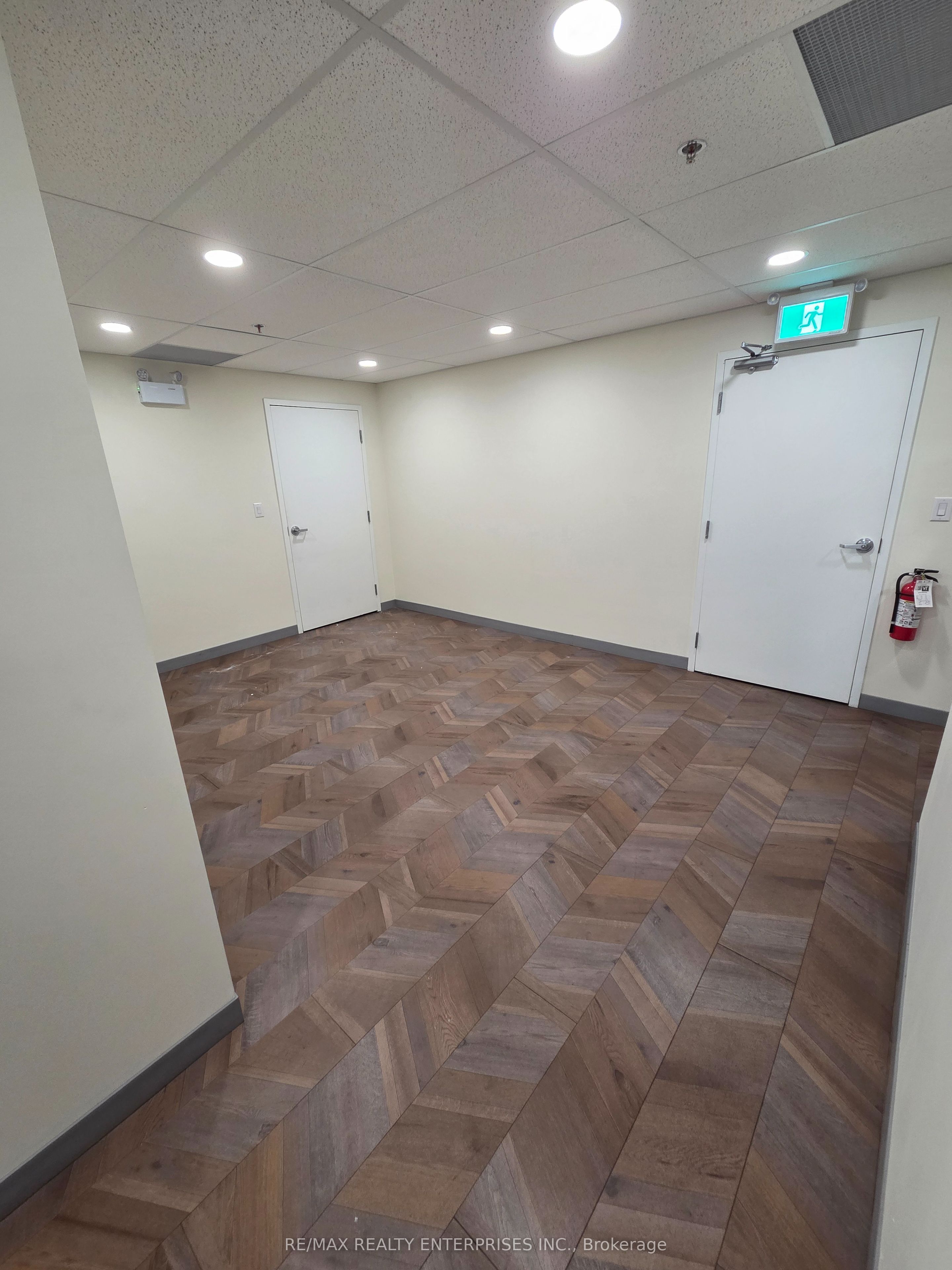 12 Falconer Drive 7 Property Photo 22