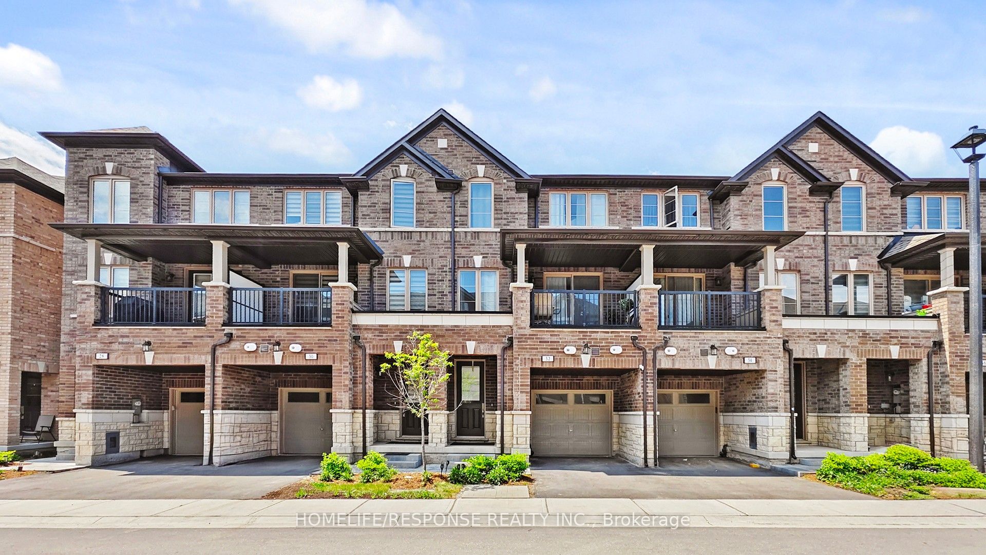 32 VESTRY Way Property Photo 1