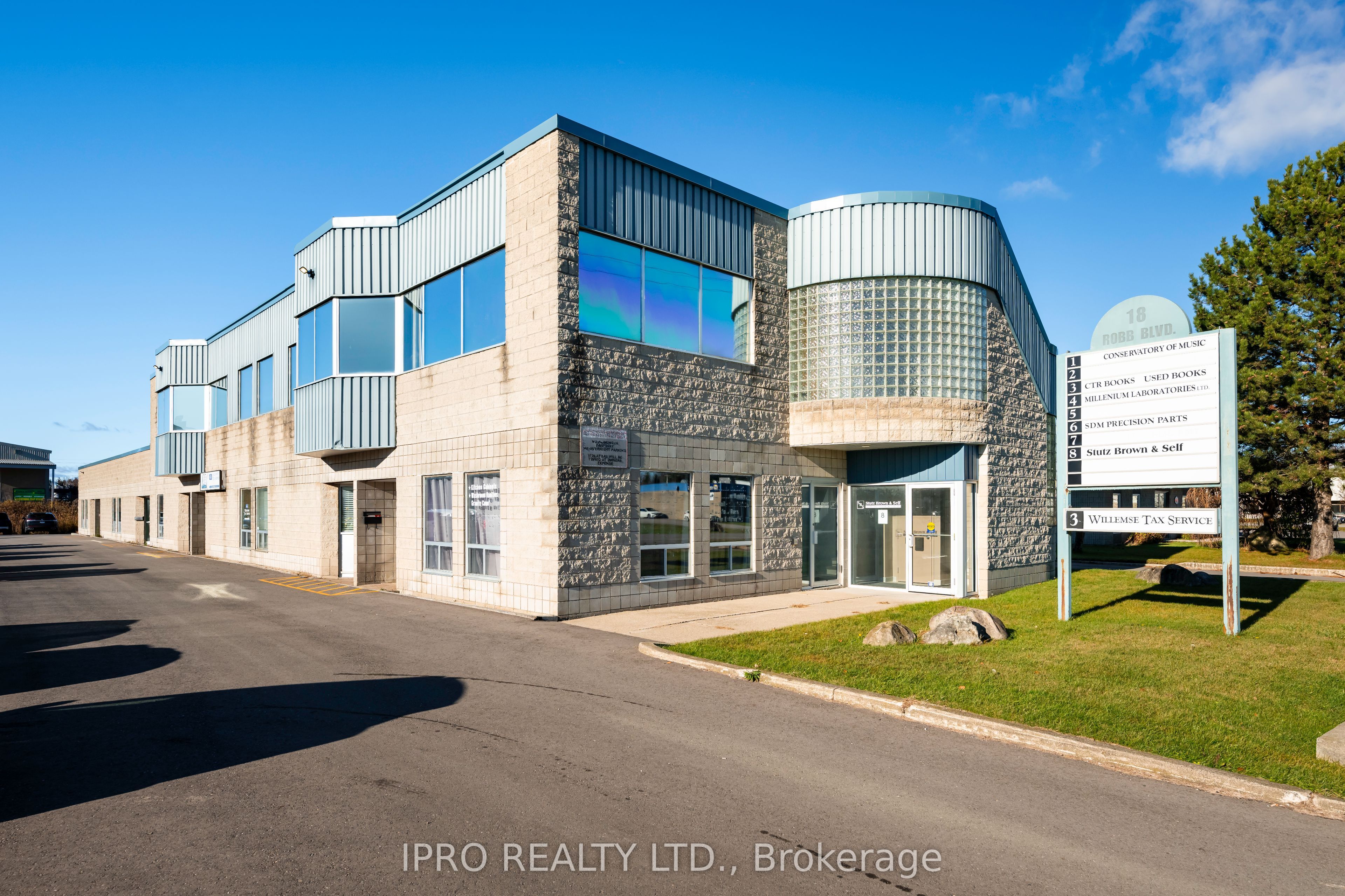 18 Robb Boulevard 1 Property Photo 1