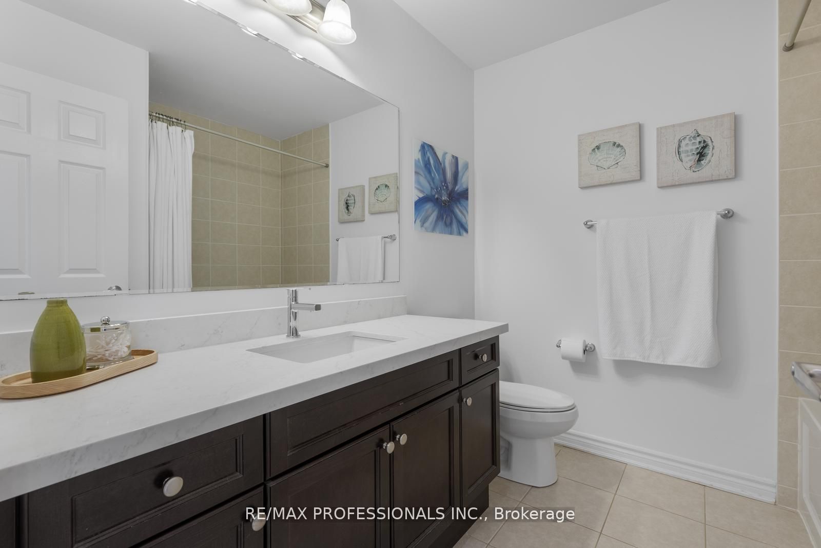 400 Clarkson Gate Property Photo 24