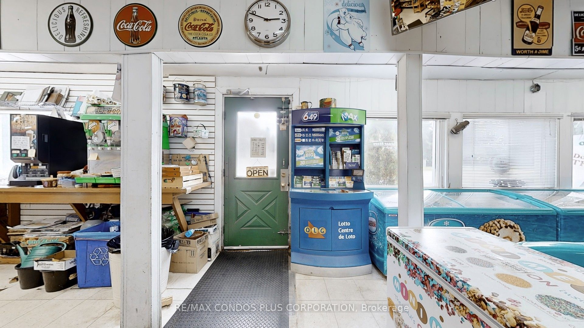 509 Lakeshore Road W Property Photo 12