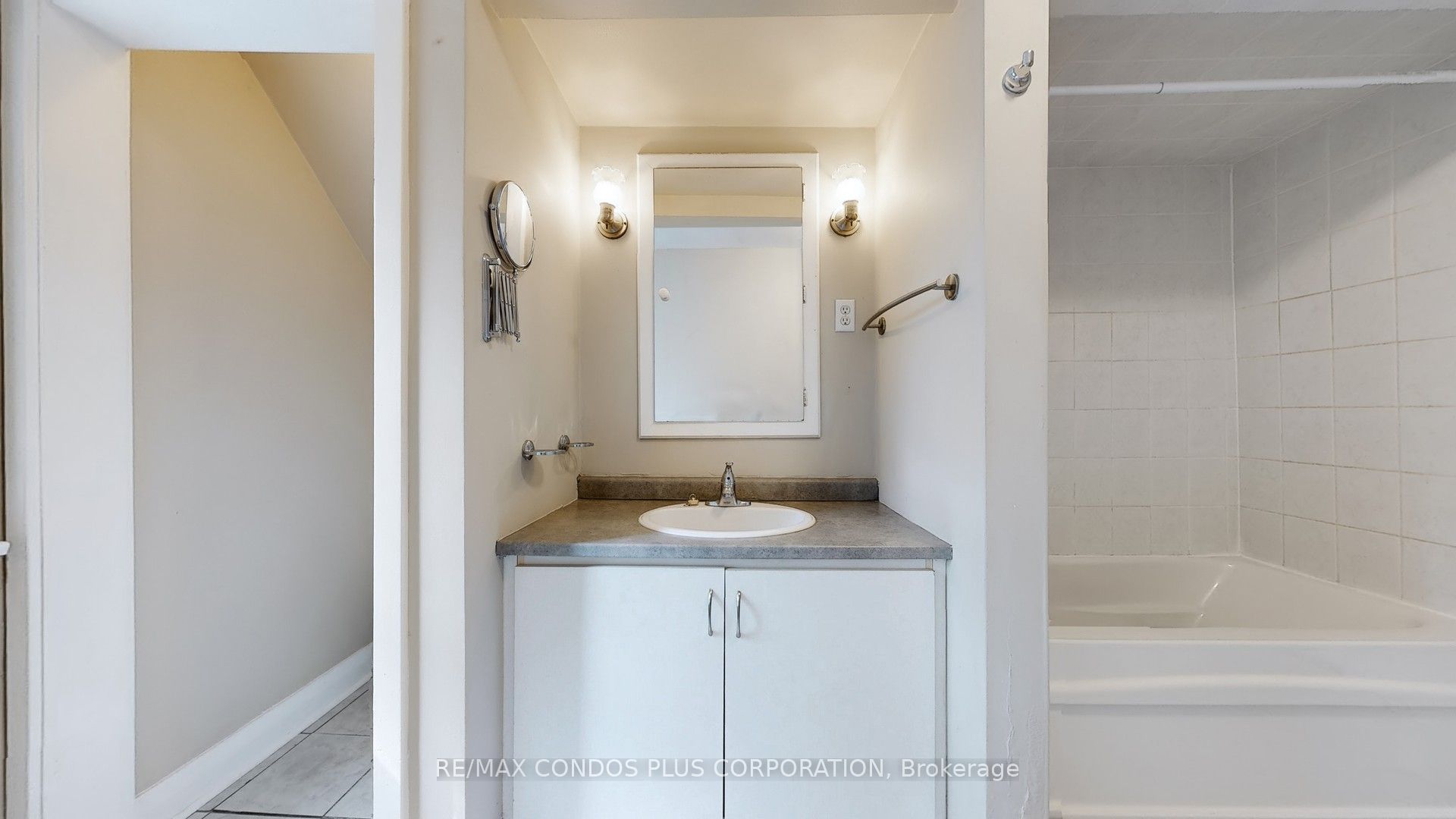 509 Lakeshore Road Property Photo 21