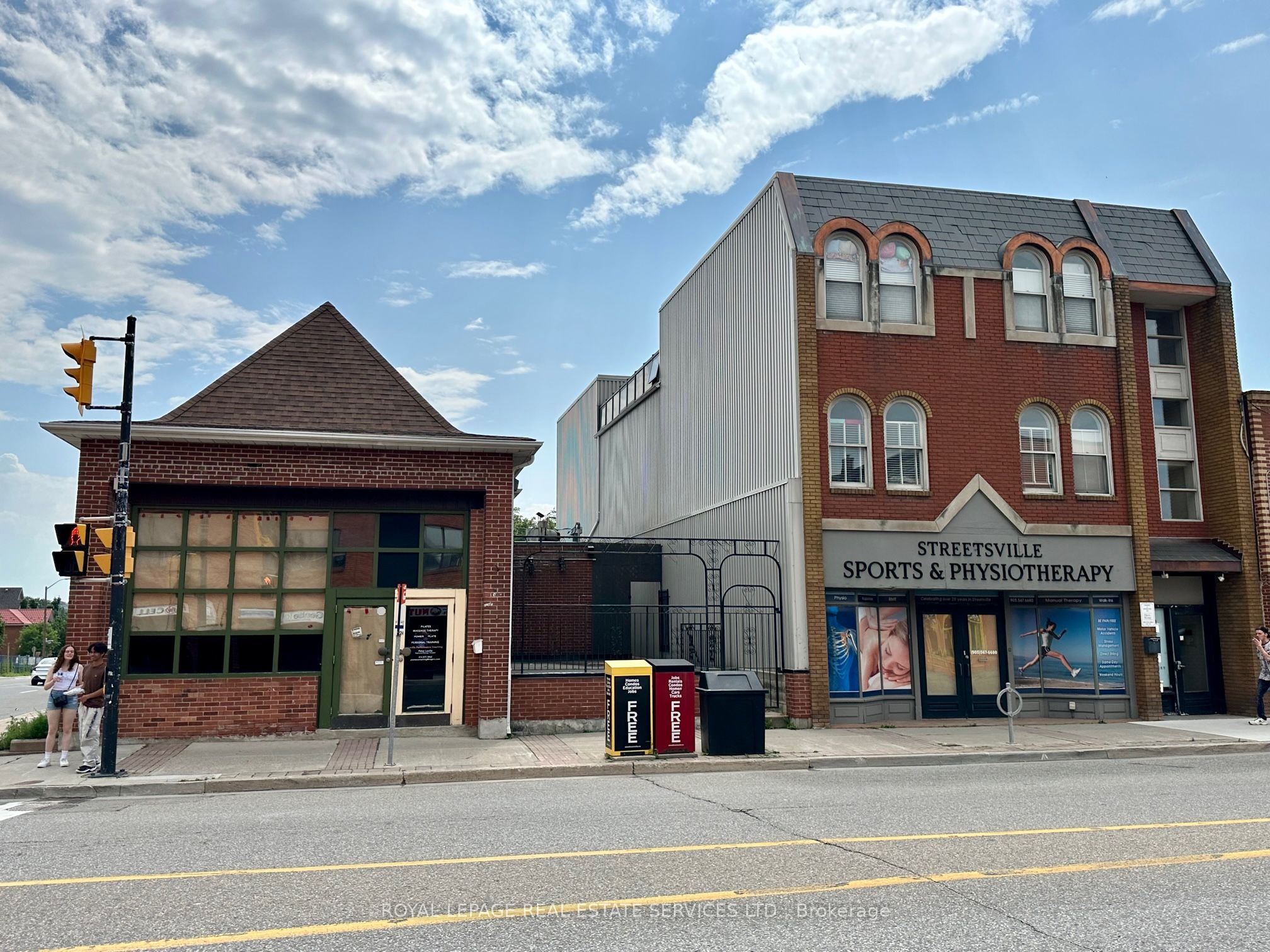 #Main Fl - 238 Queen Street Property Photo 1