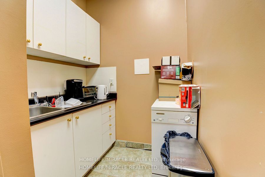 173 Advance Boulevard 45 Property Photo 6