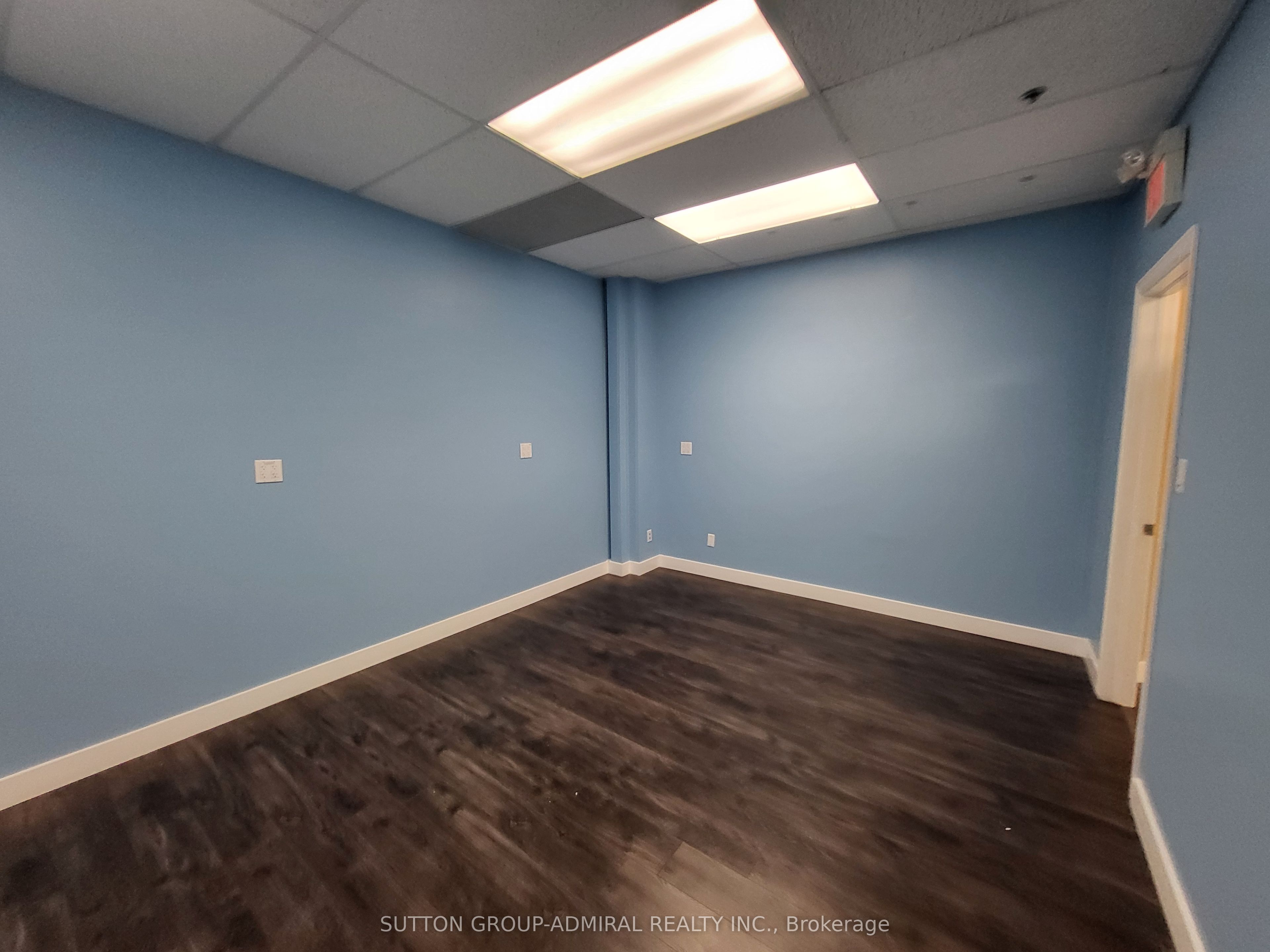 546 Champagne Drive Property Photo 8