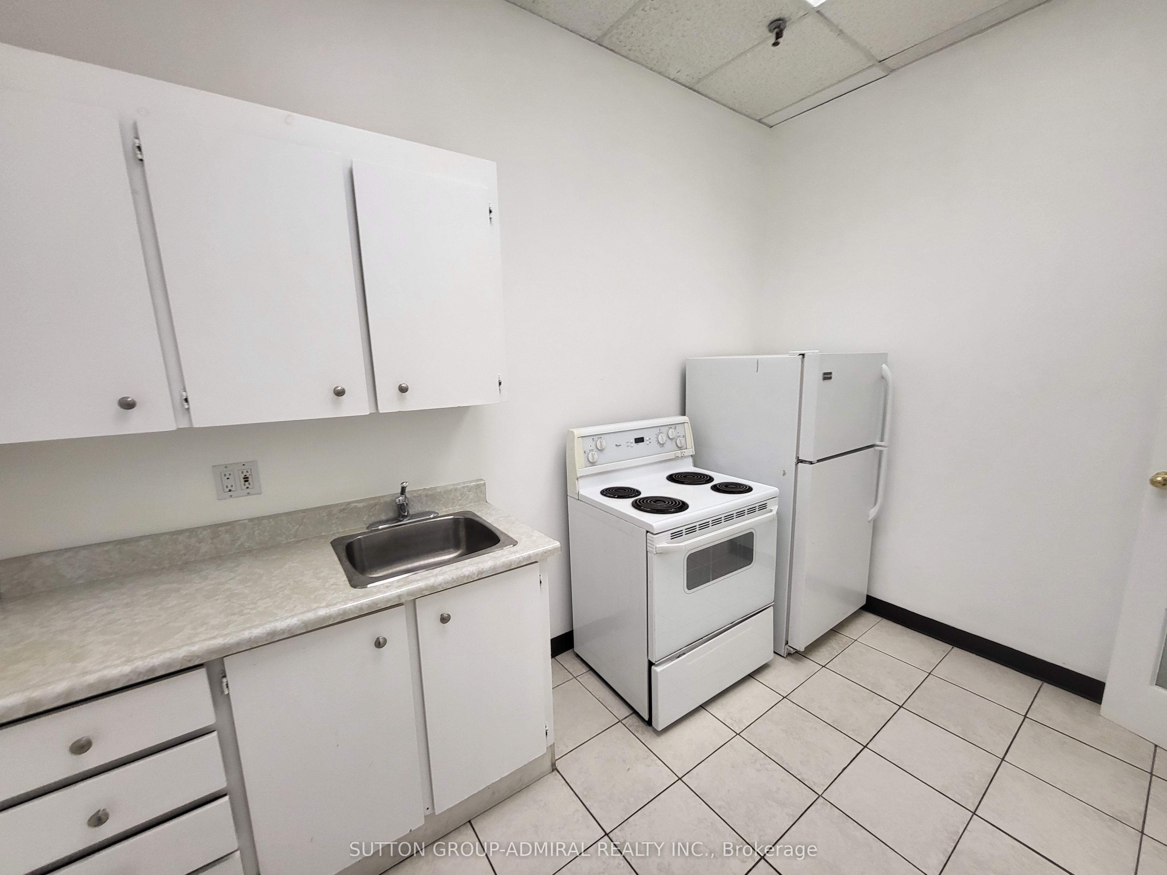 546 Champagne Drive Property Photo 18