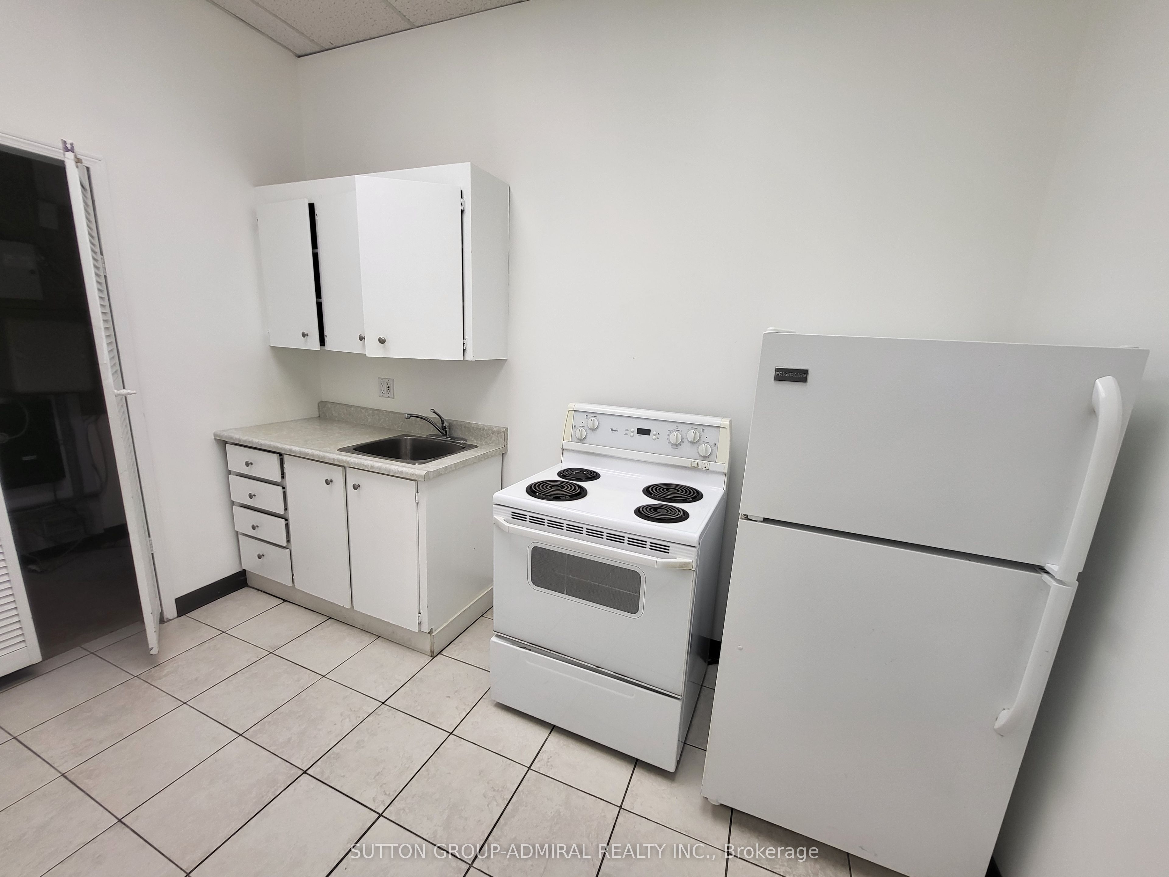 546 Champagne Drive Property Photo 19