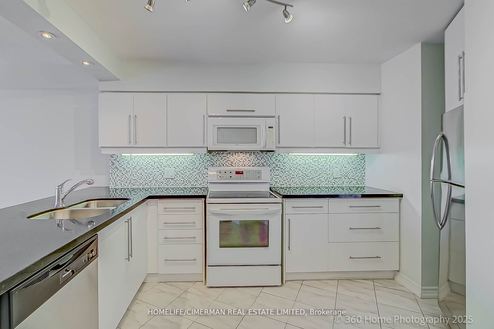 20 Southport Street 413 Property Photo 8