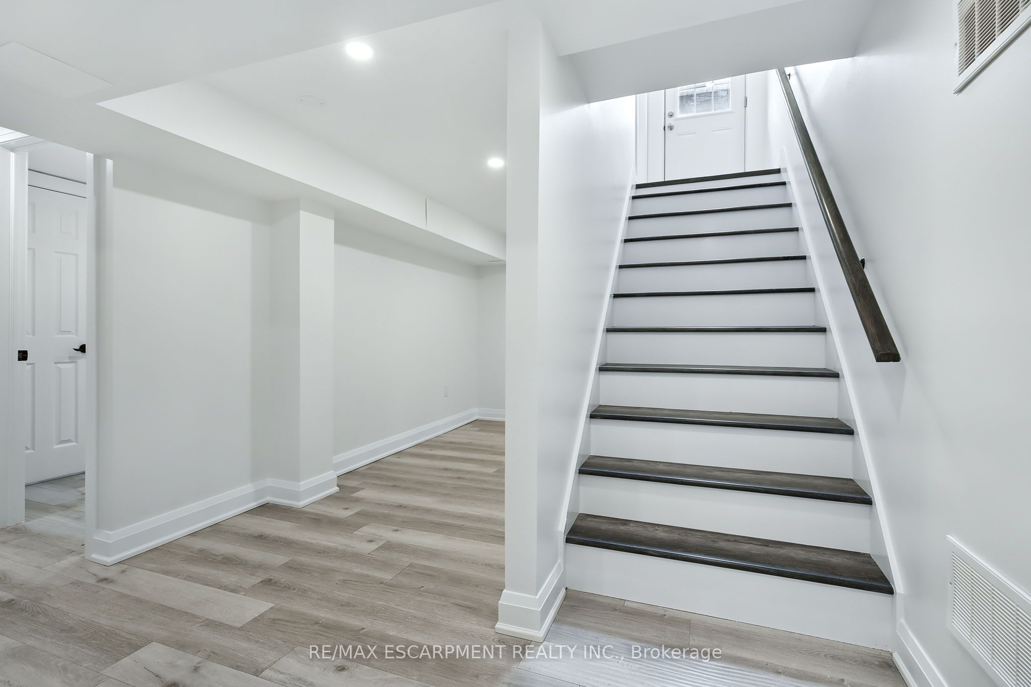 1414 Allangrove Drive Property Photo 26