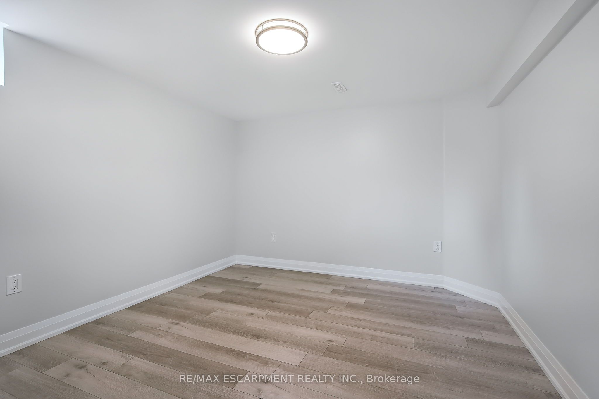 1414 Allangrove Drive Property Photo 35