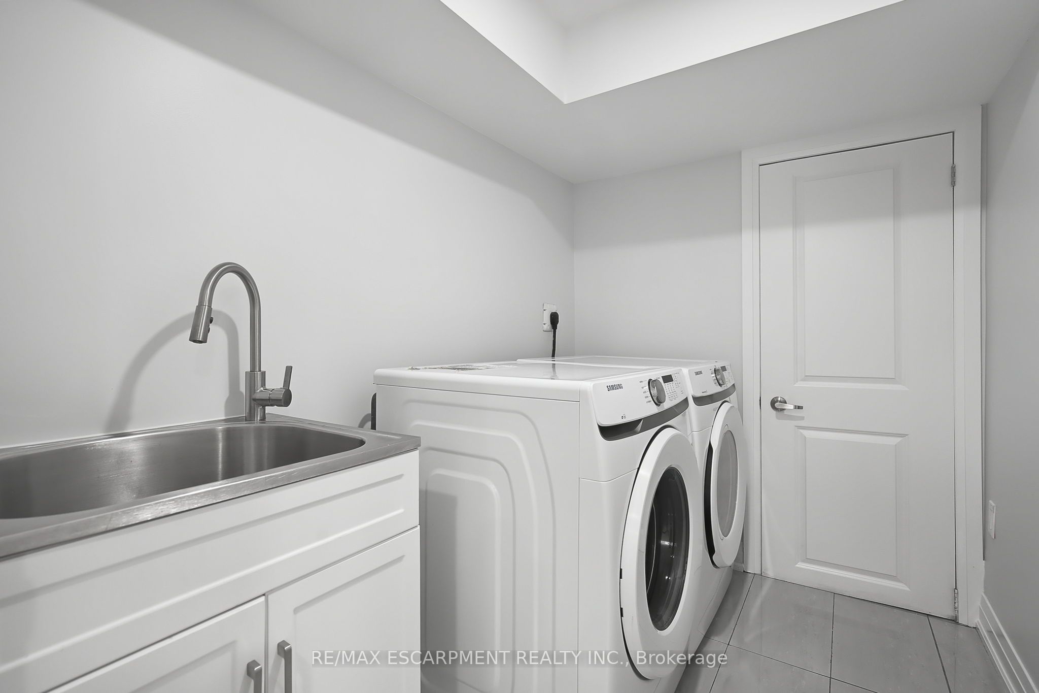 1414 Allangrove Drive Property Photo 39