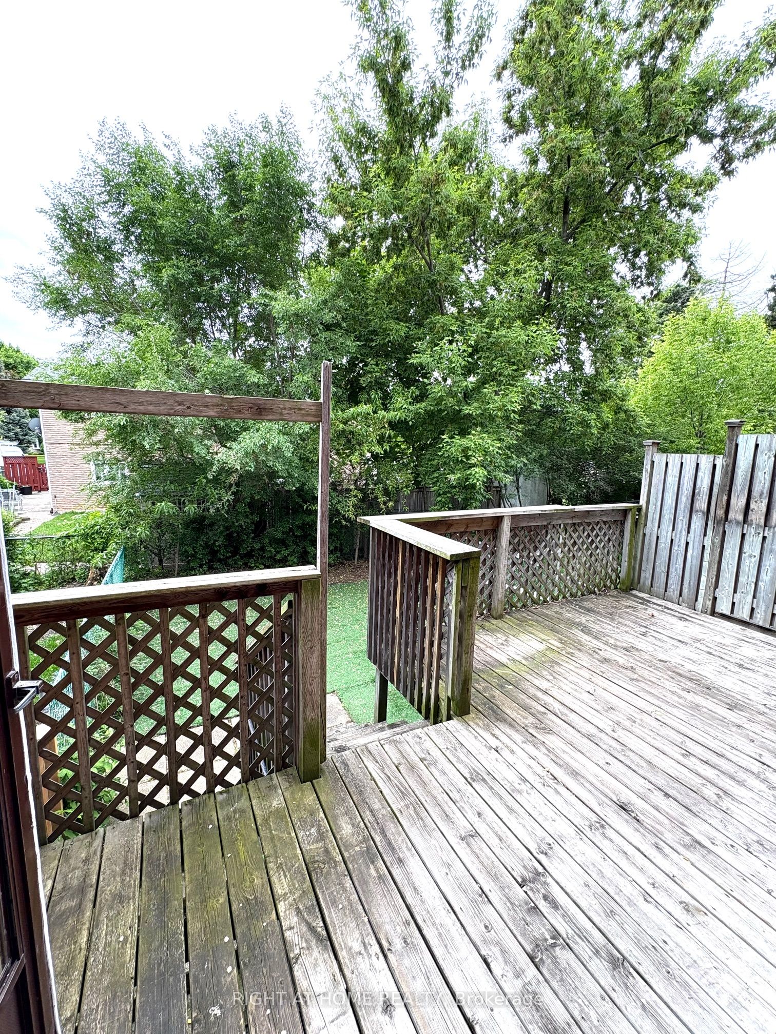 5473 Schueller Crescent Property Photo 6