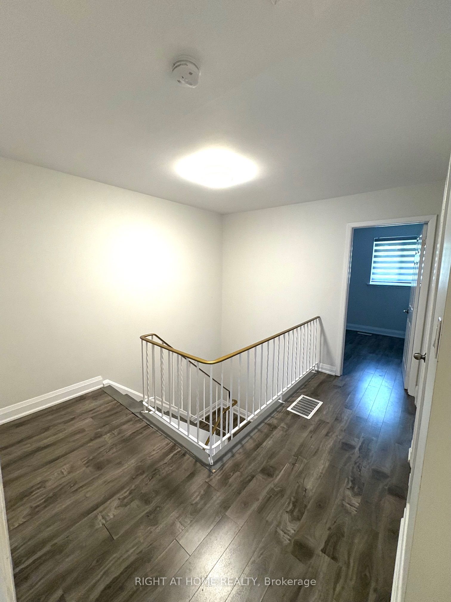5473 Schueller Crescent Property Photo 11