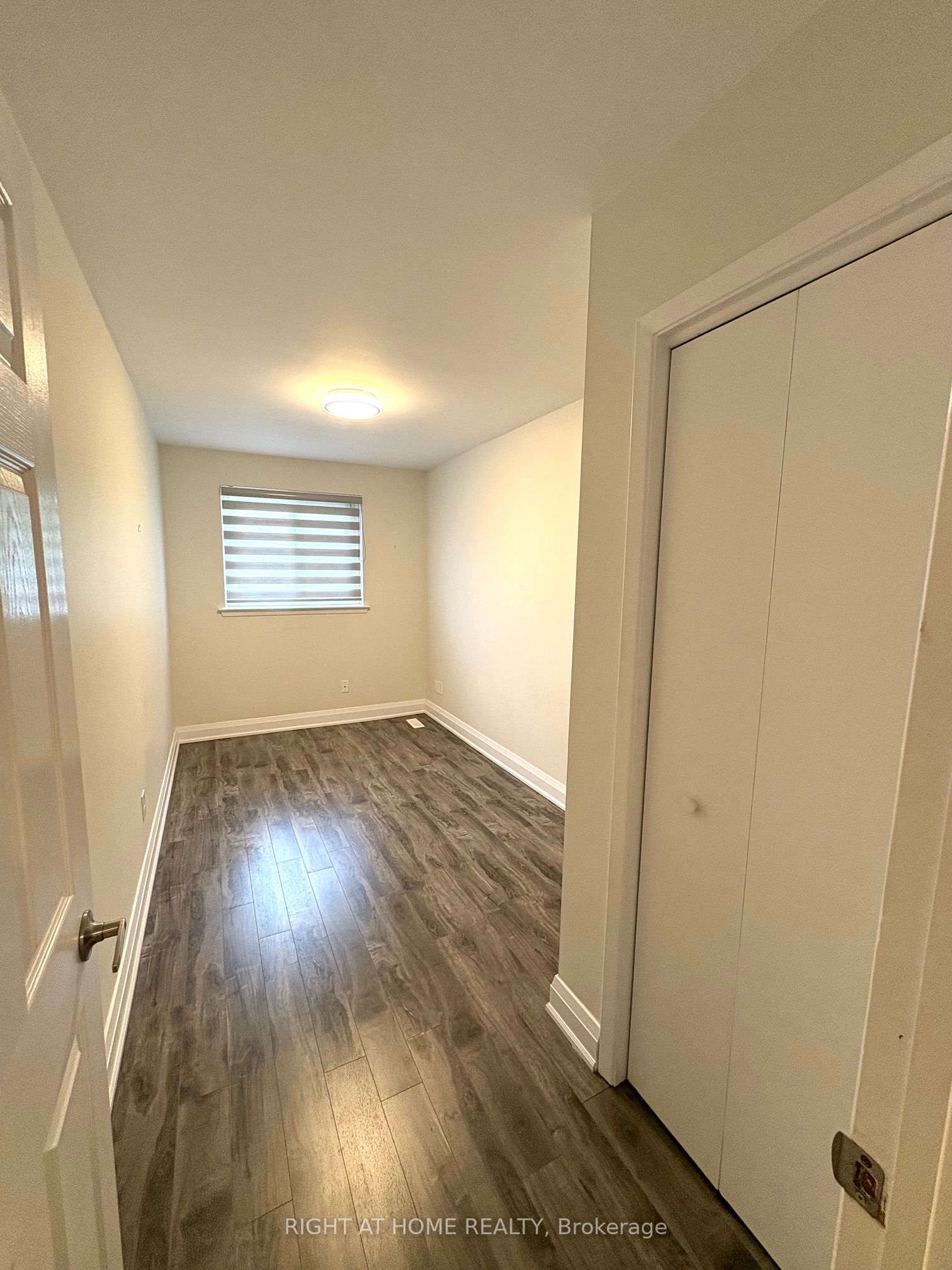 5473 Schueller Crescent Property Photo 15