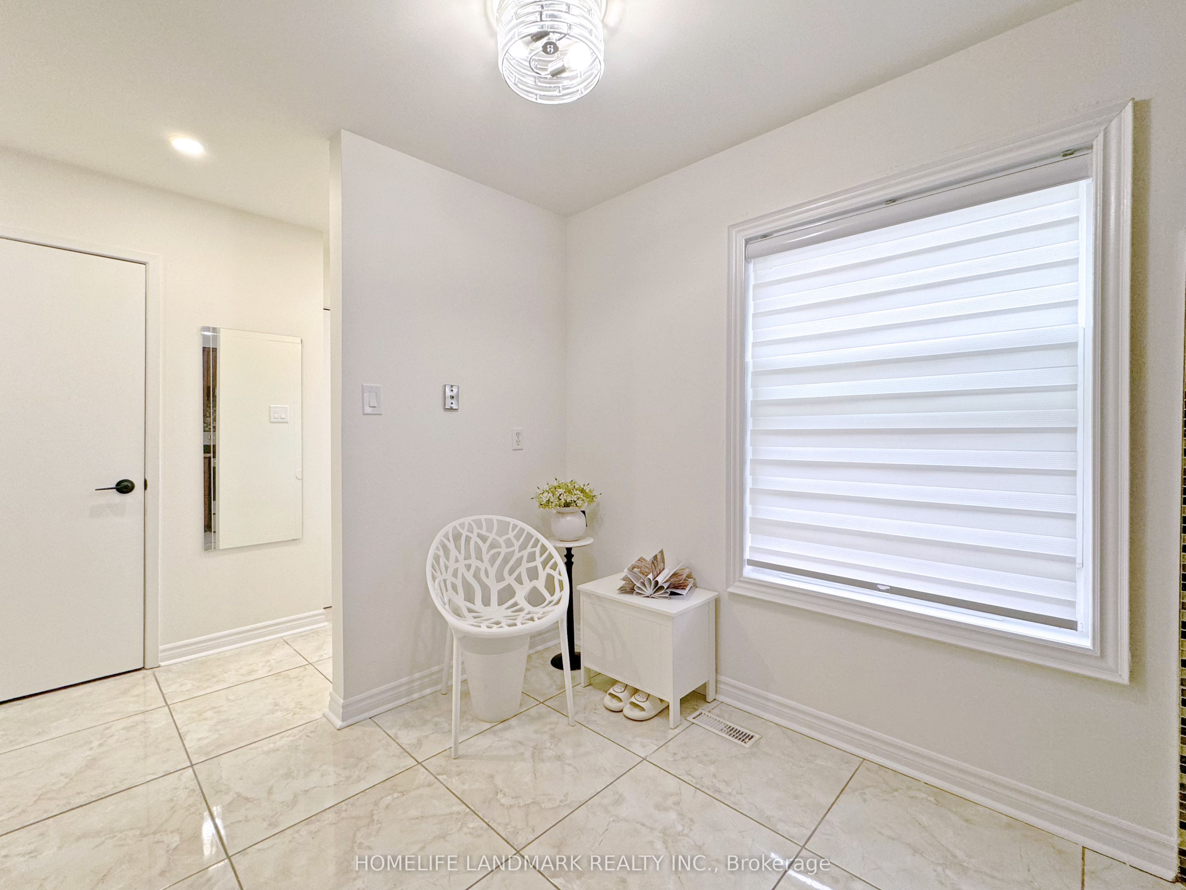 #1 - 900 Central Park Drive Property Photo 2
