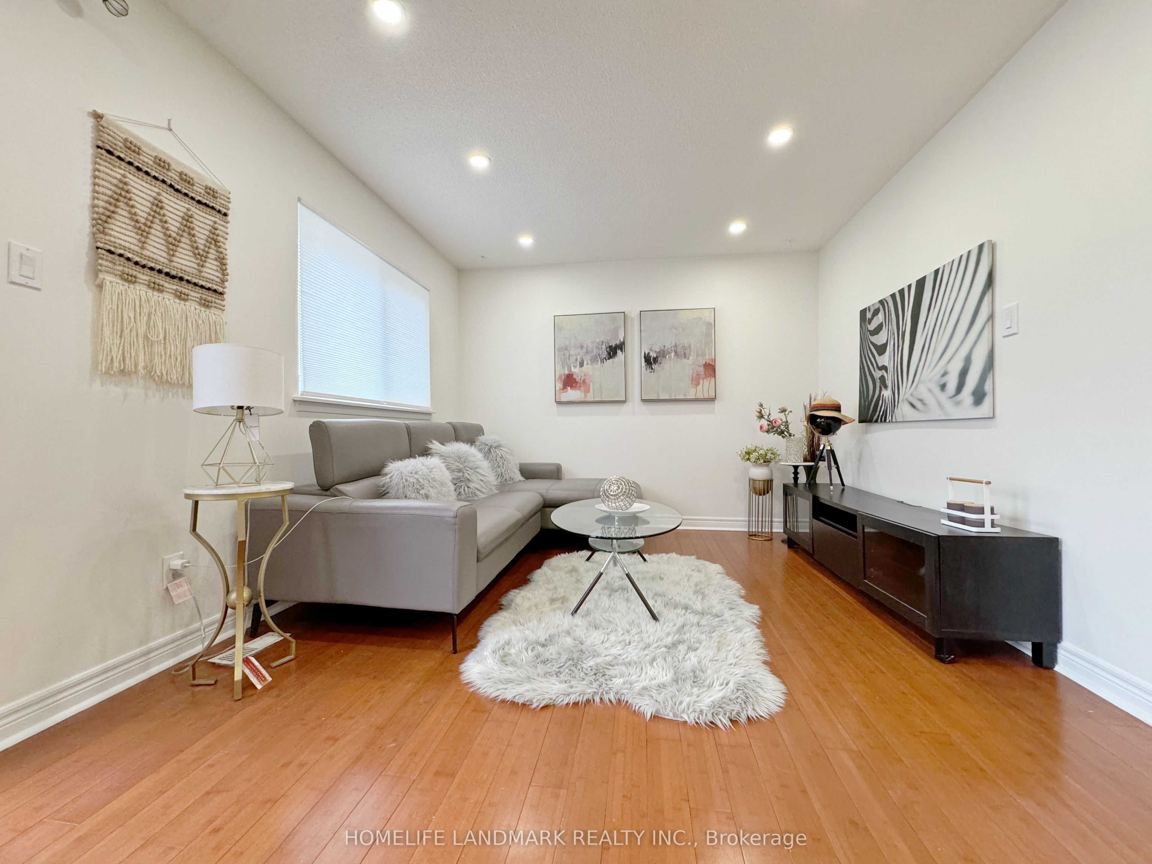 #1 - 900 Central Park Drive Property Photo 3