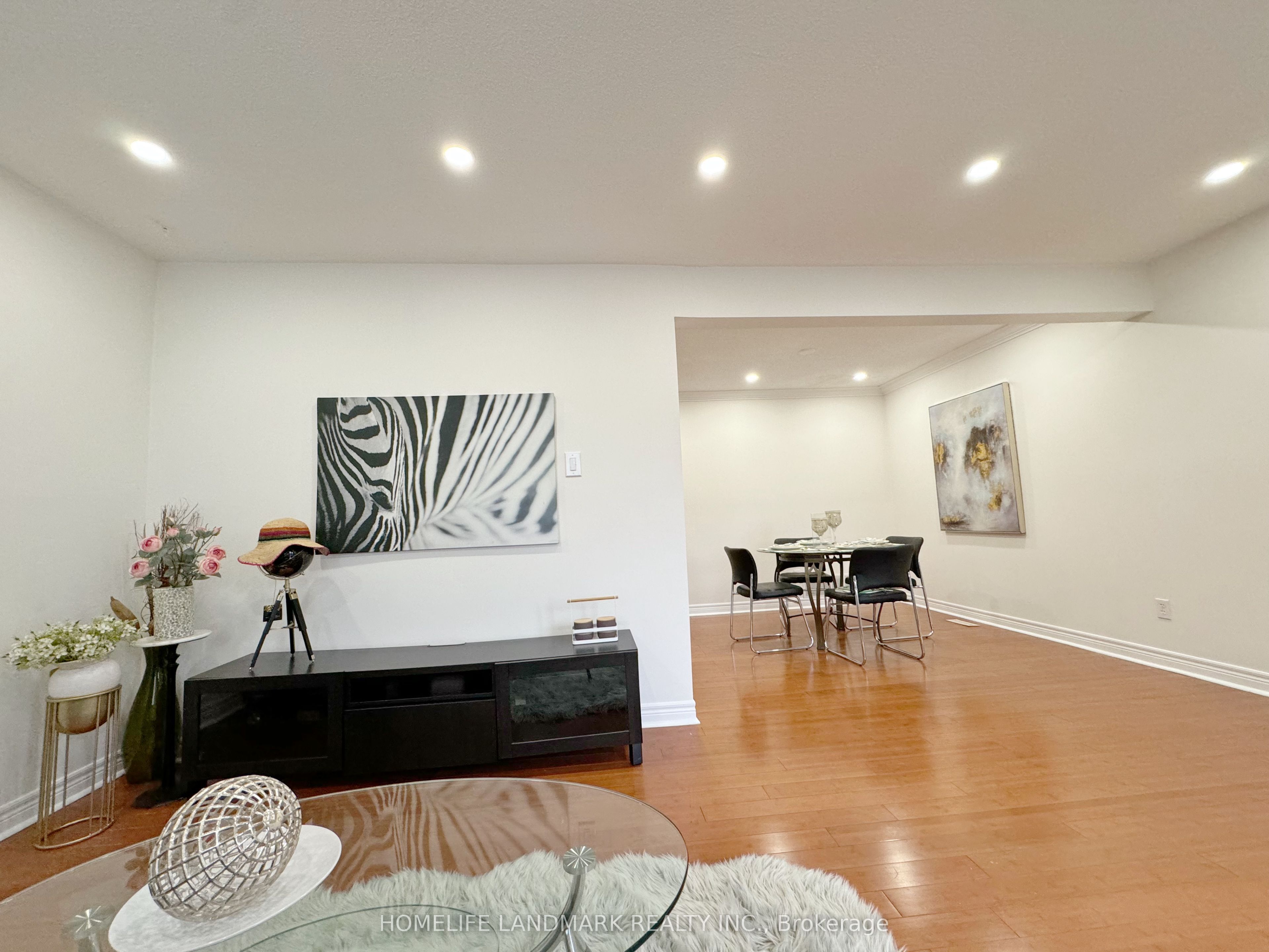 #1 - 900 Central Park Drive Property Photo 4