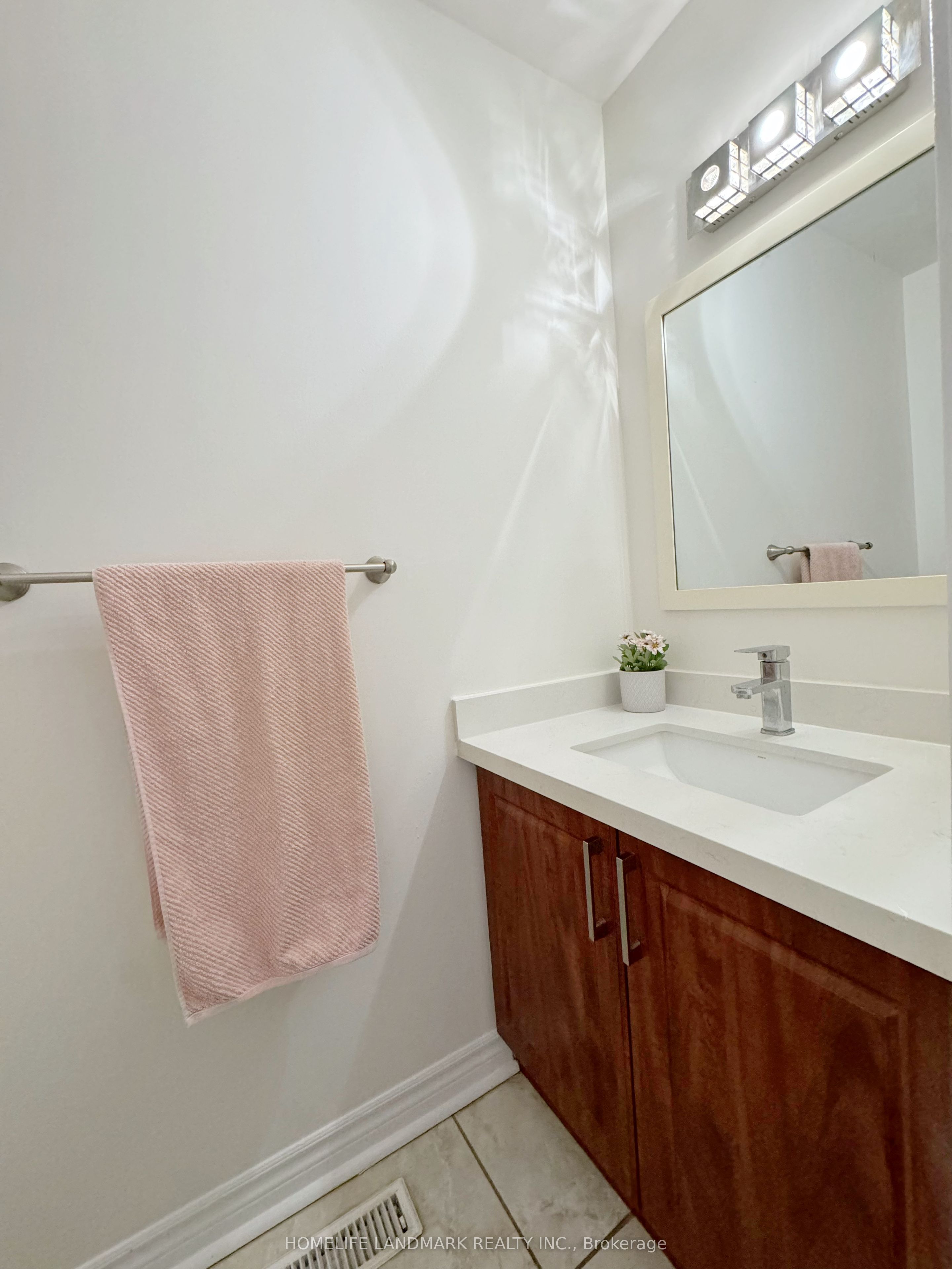 #1 - 900 Central Park Drive Property Photo 11