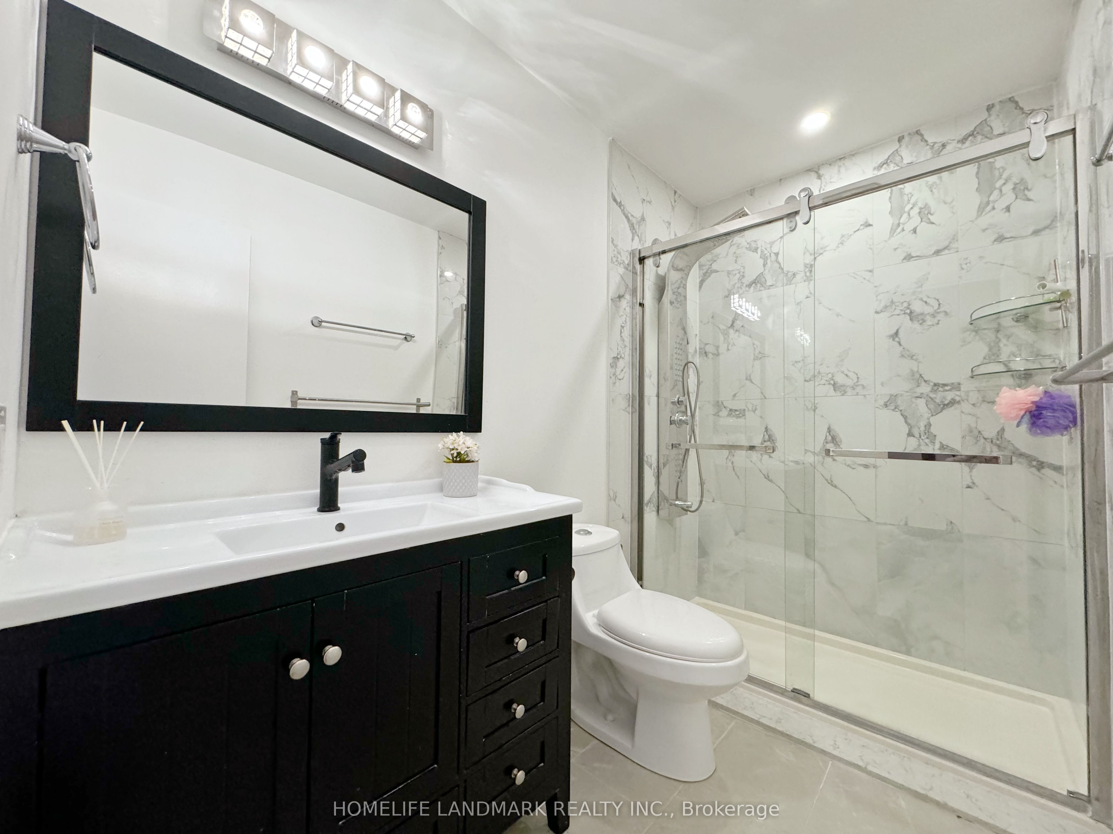 #1 - 900 Central Park Drive Property Photo 20