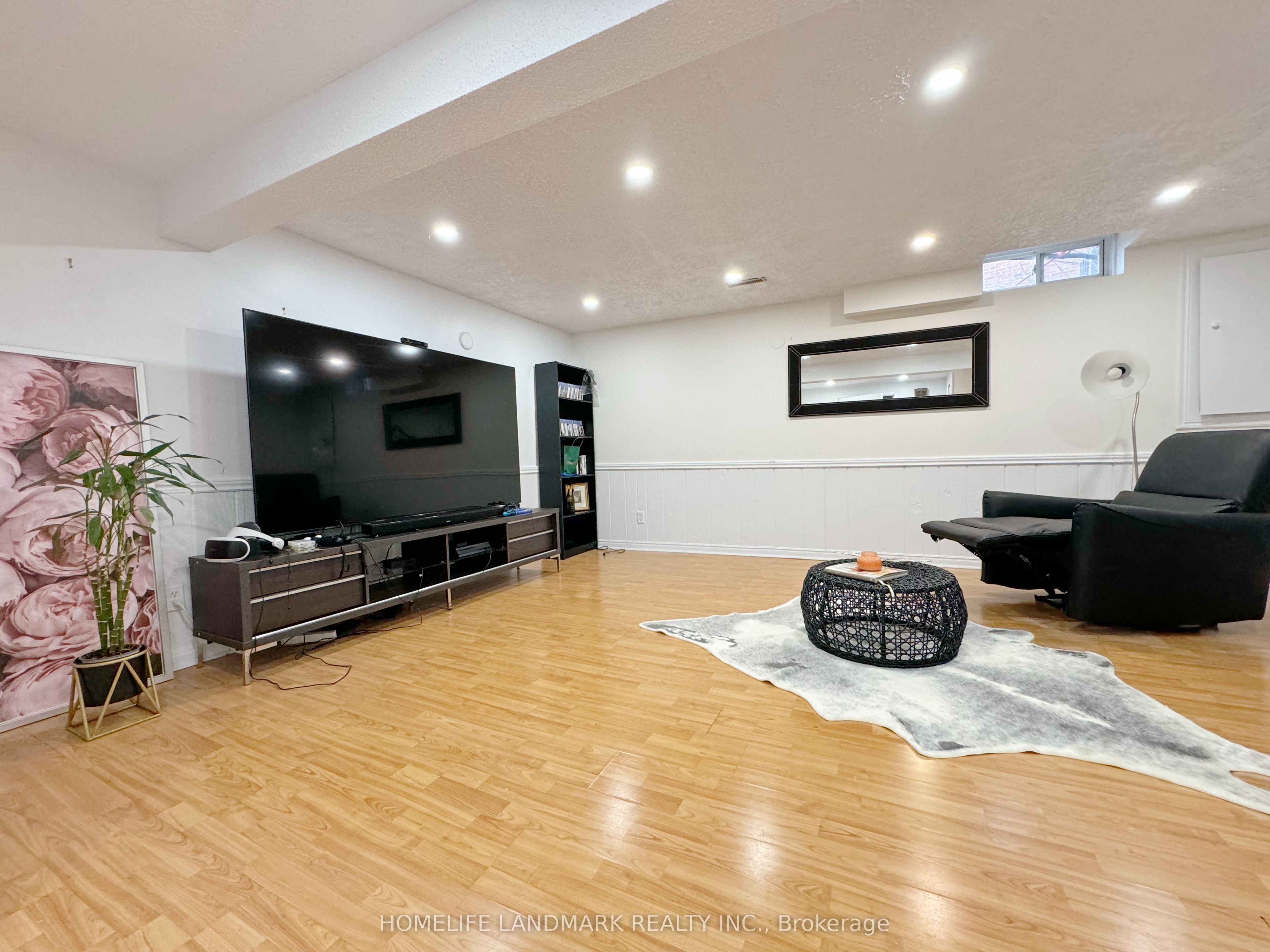 #1 - 900 Central Park Drive Property Photo 23