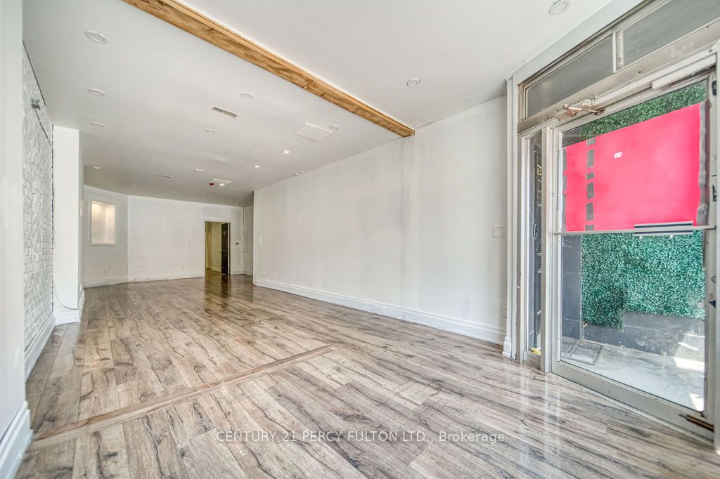 1606 Queen Street W Property Photo 4