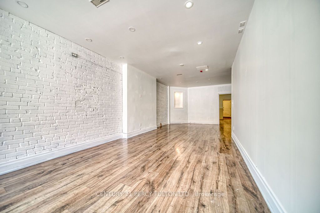 1606 Queen Street W Property Photo 6