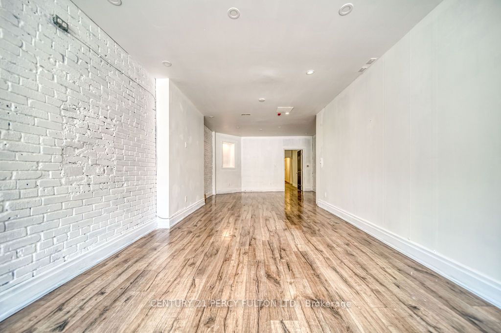 1606 Queen Street W Property Photo 7