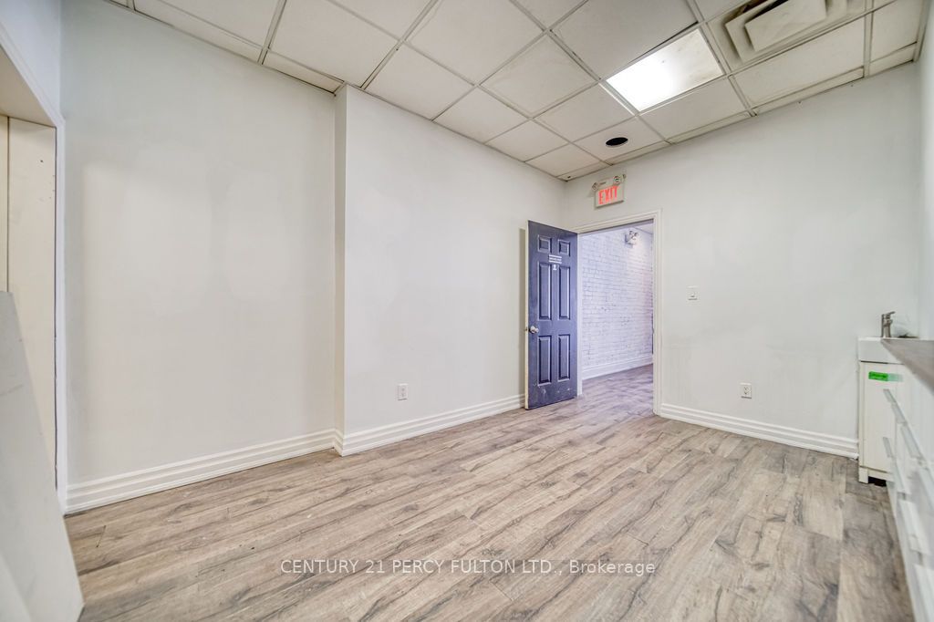 1606 Queen Street W Property Photo 14