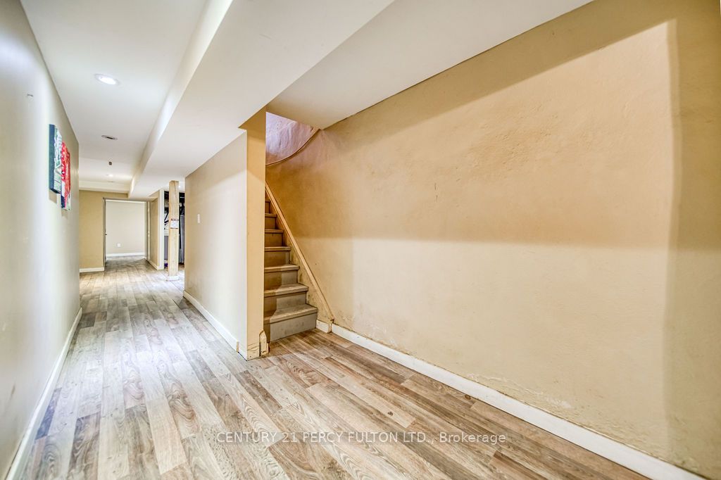 1606 Queen Street W Property Photo 17
