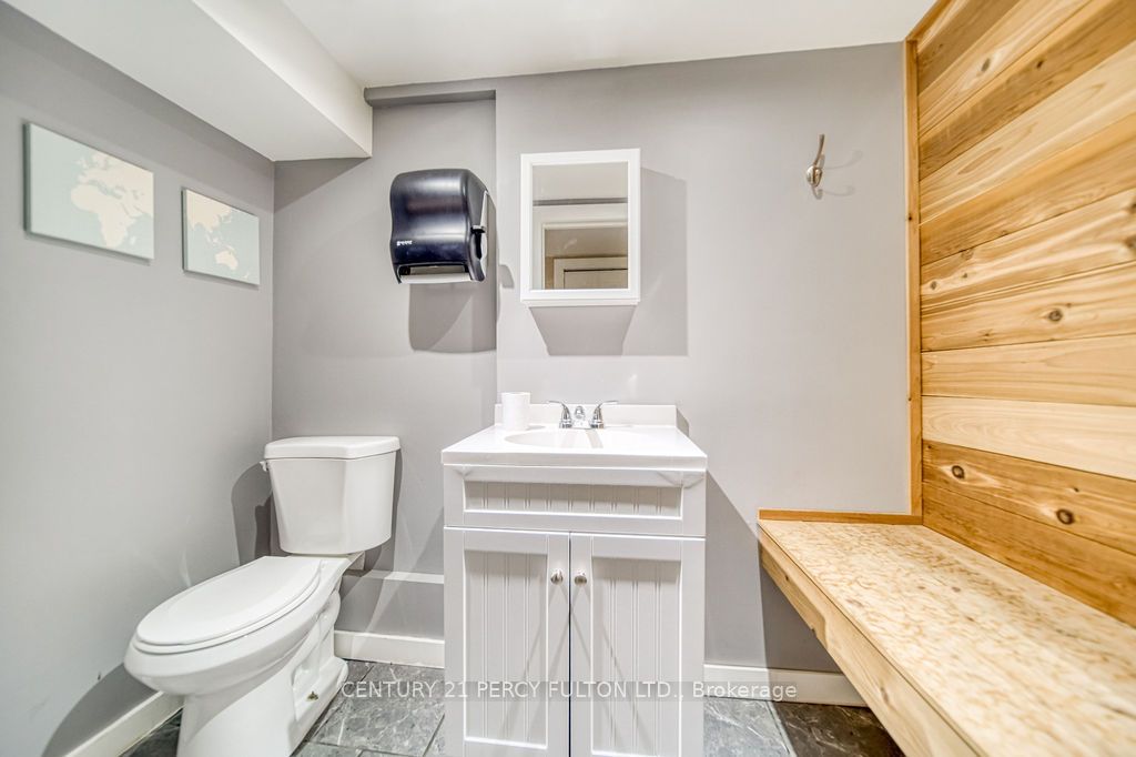 1606 Queen Street W Property Photo 26