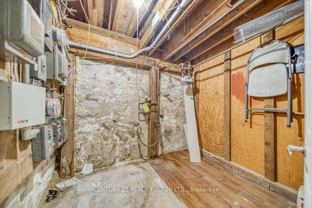 1606 Queen Street W Property Photo 28