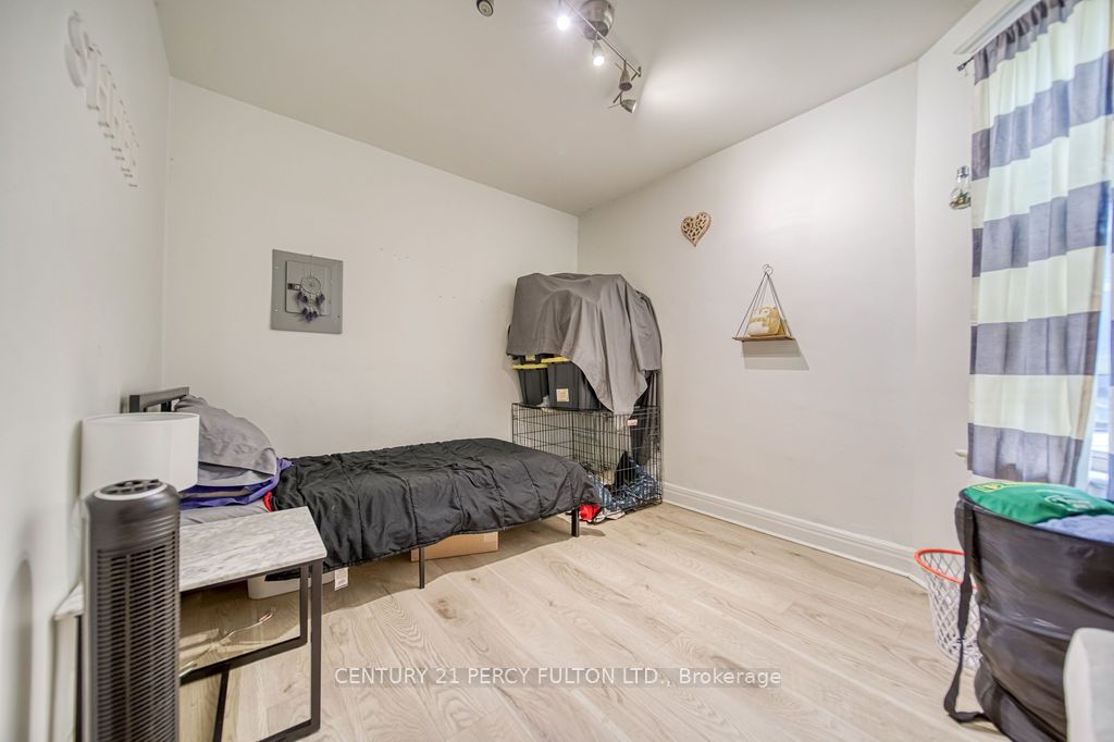 1606 Queen Street W Property Photo 40