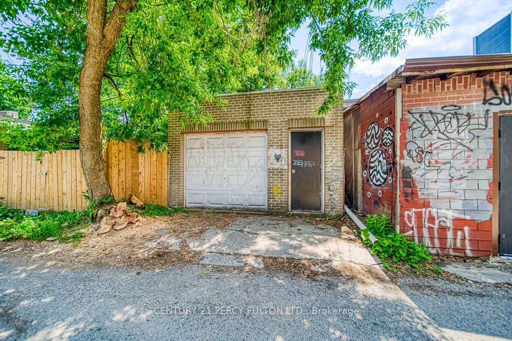 1606 Queen Street W Property Photo 46