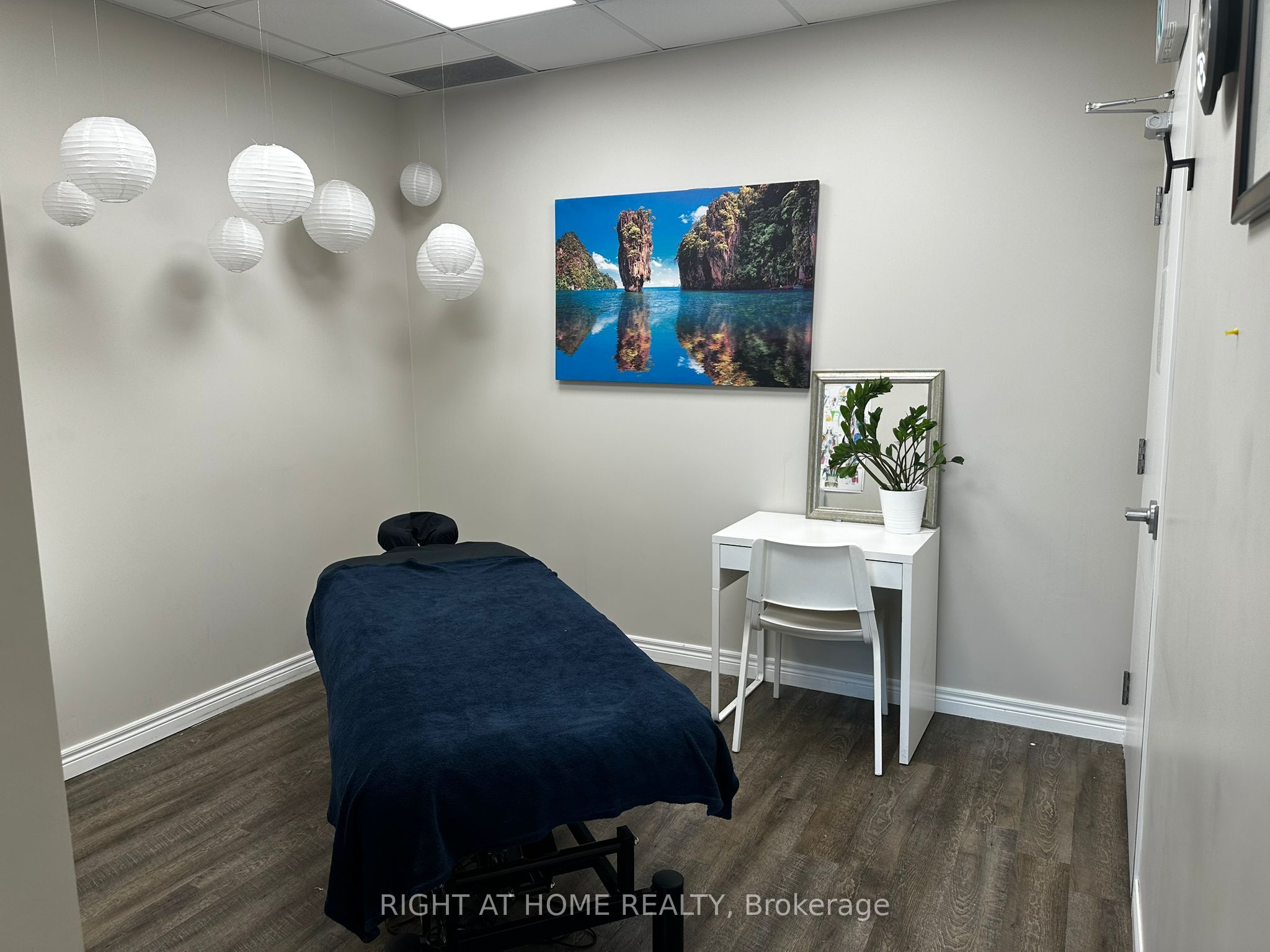 50 Sunny Meadow Boulevard 305 Property Photo 7