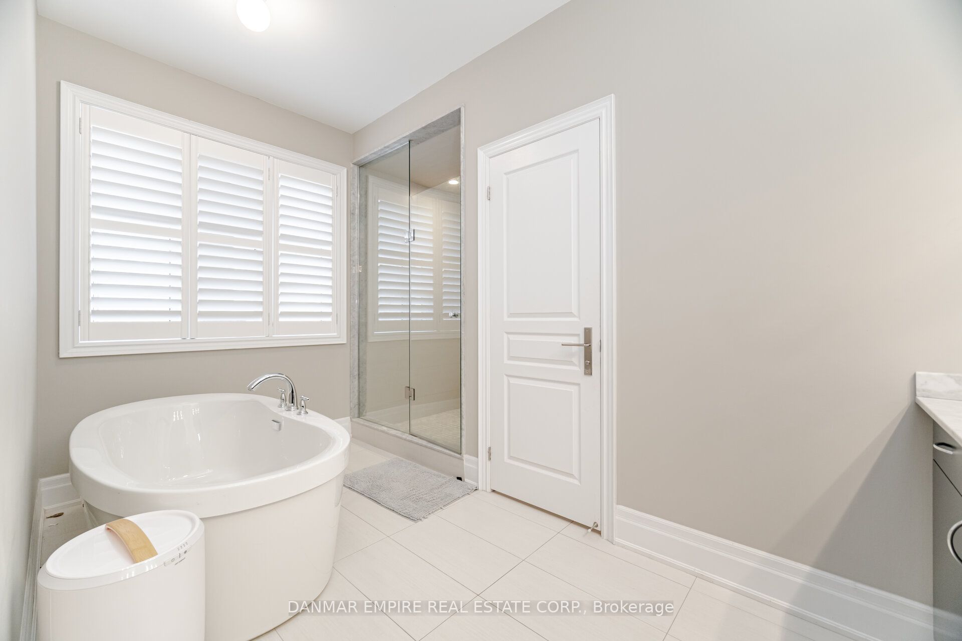 386 Tudor Avenue Property Photo 28