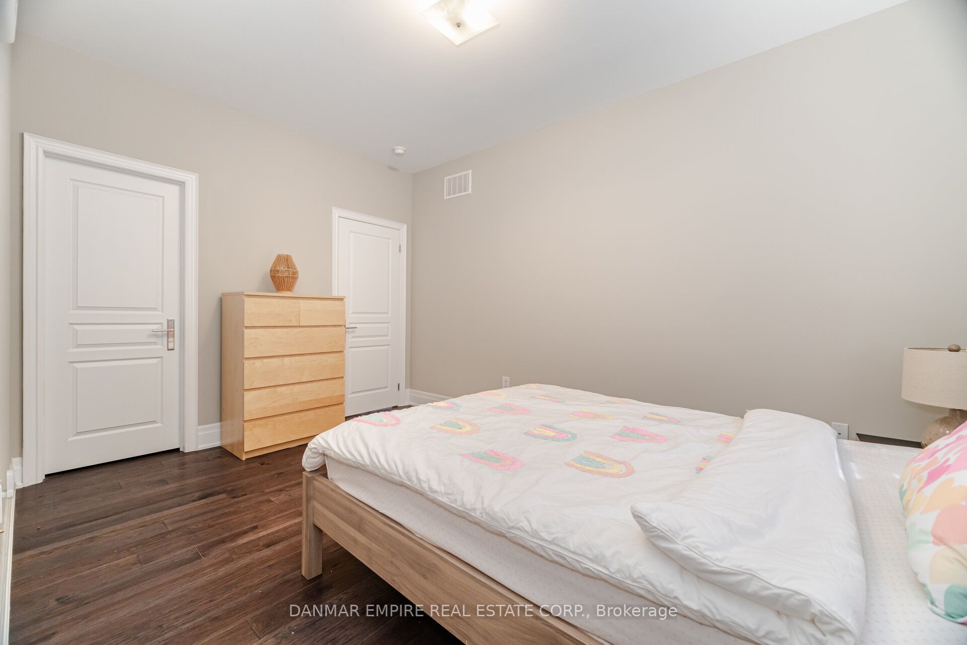 386 Tudor Avenue Property Photo 32