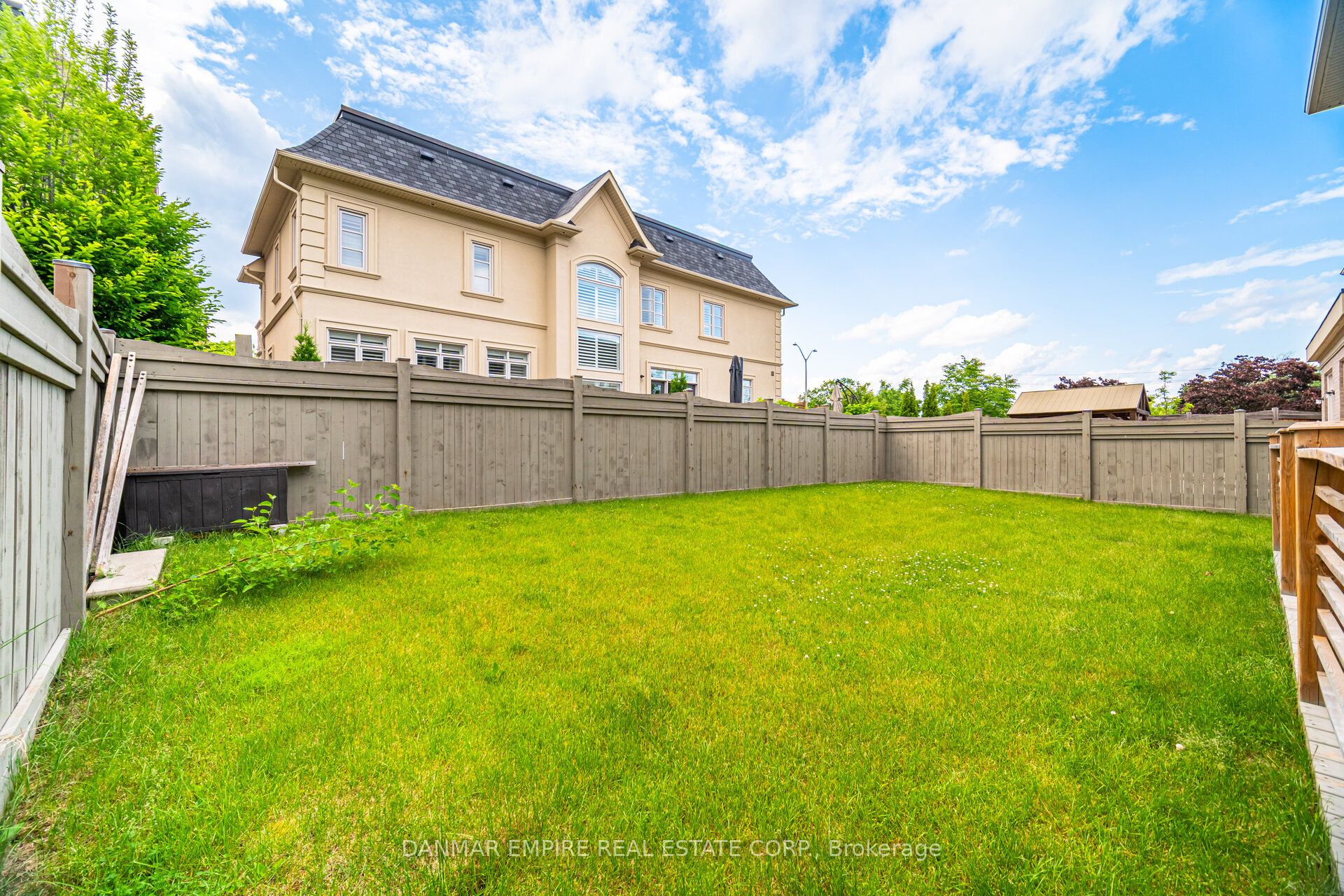386 Tudor Avenue Property Photo 49