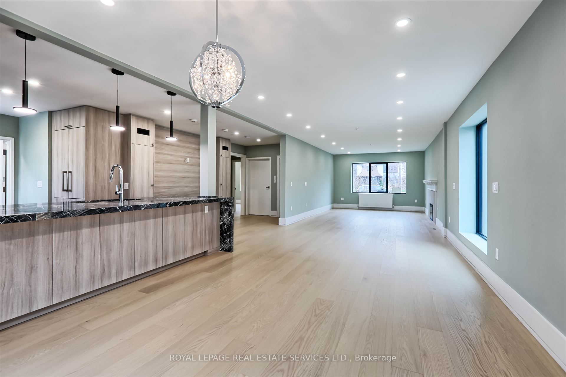 324 Riverside Drive Property Photo 2