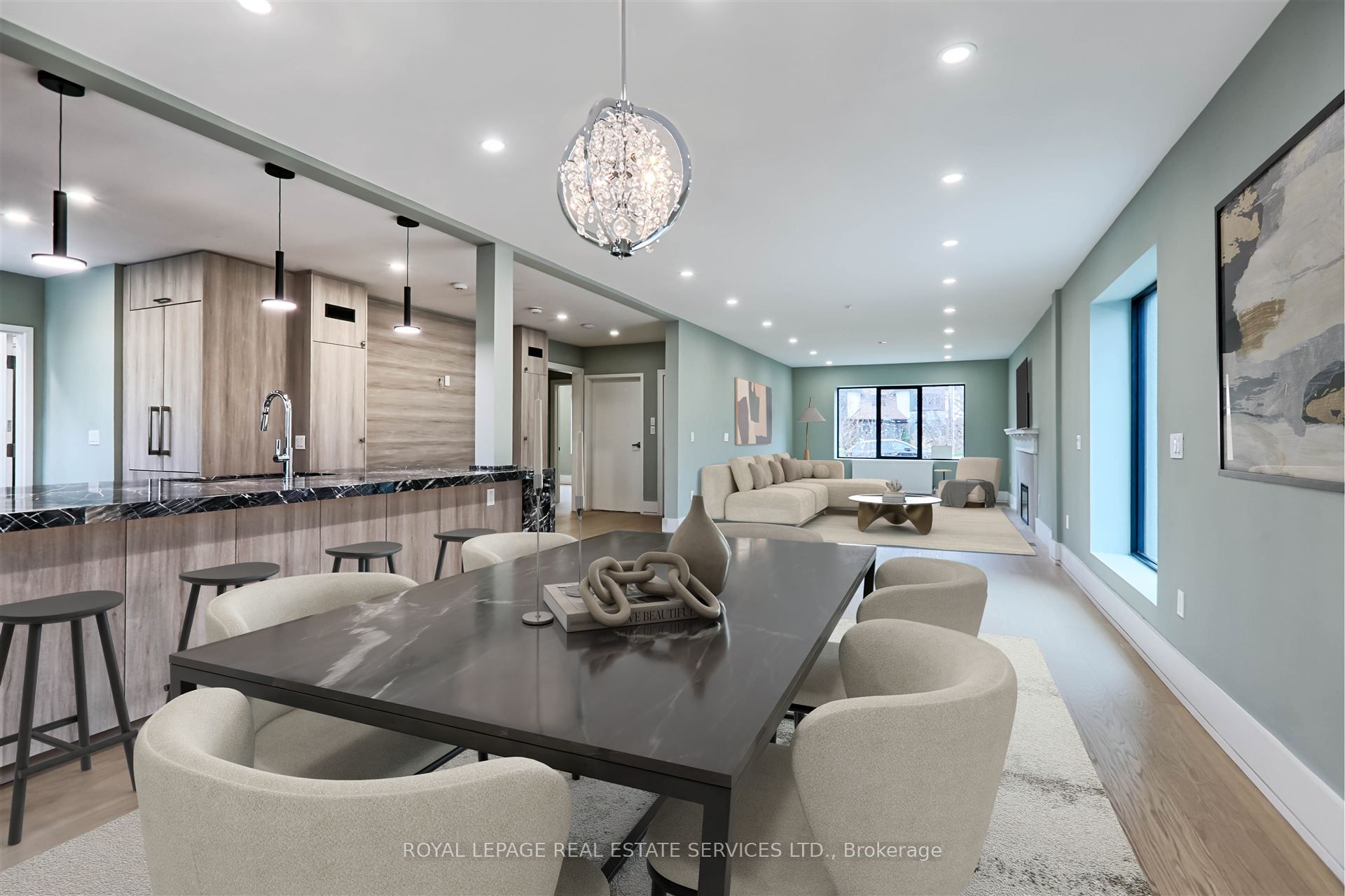 324 Riverside Drive Property Photo 3