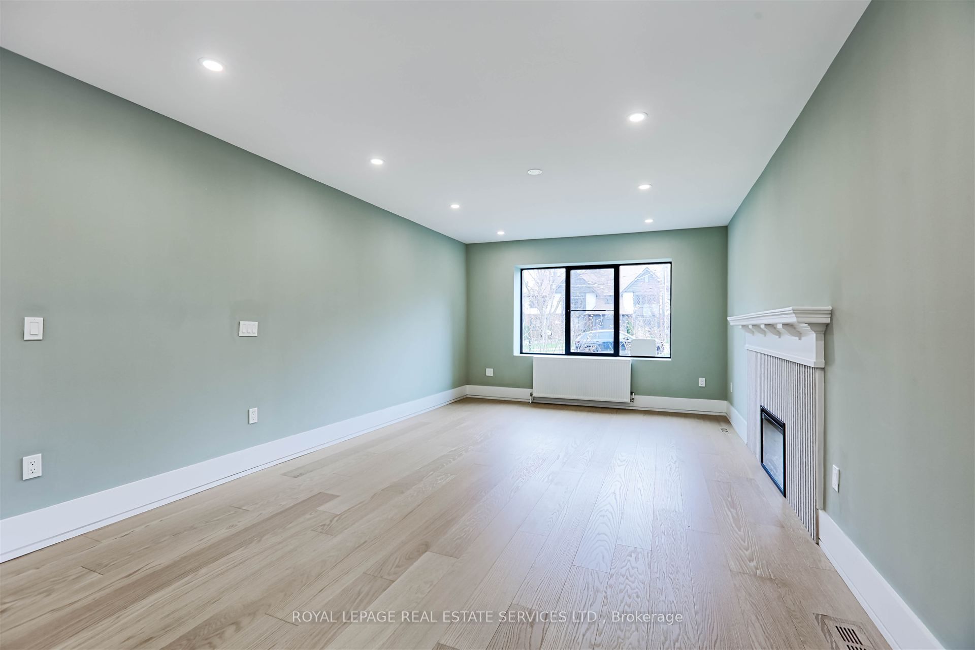 324 Riverside Drive Property Photo 4