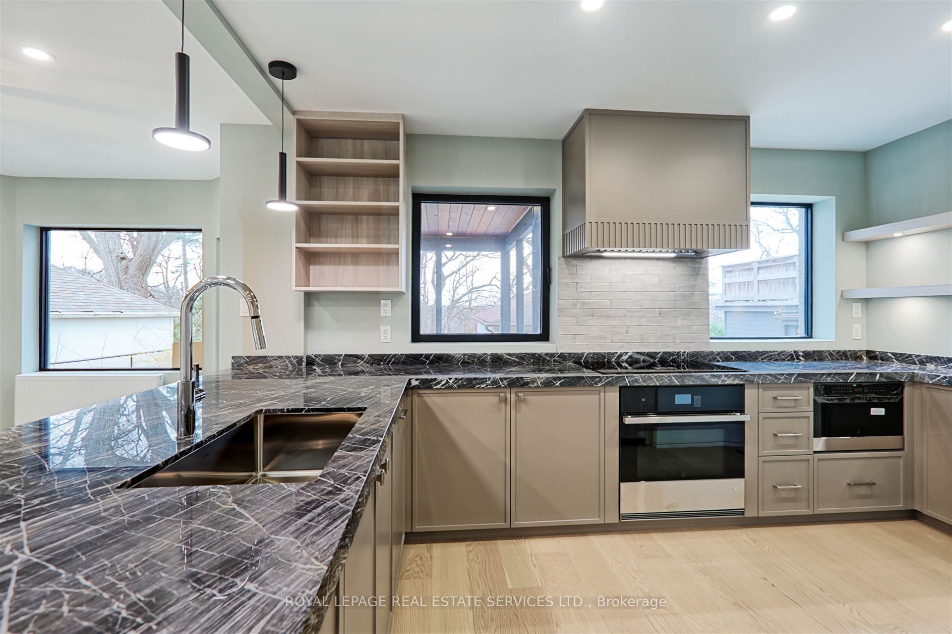 324 Riverside Drive Property Photo 9